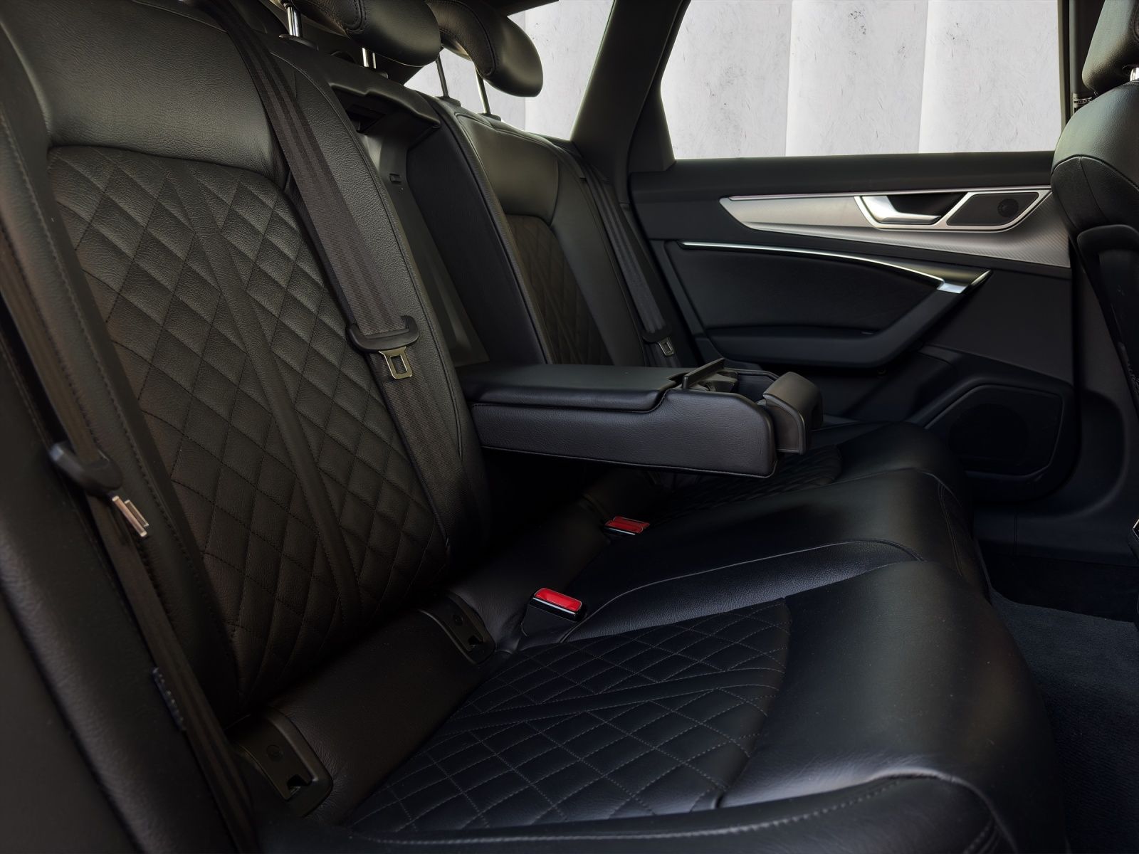 AUDI A6 Avant 45 TFSI Sport S-tronic quattro-image-27