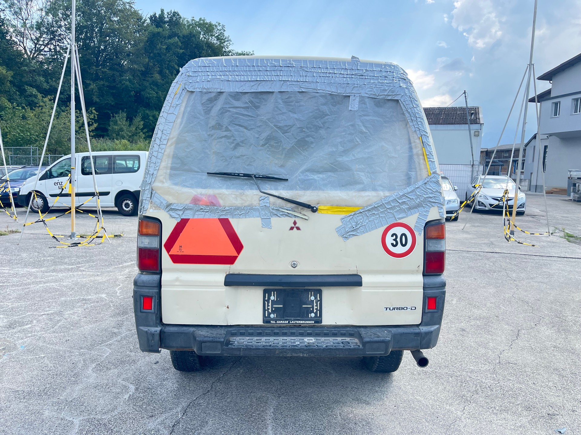 MITSUBISHI L 300-image-4