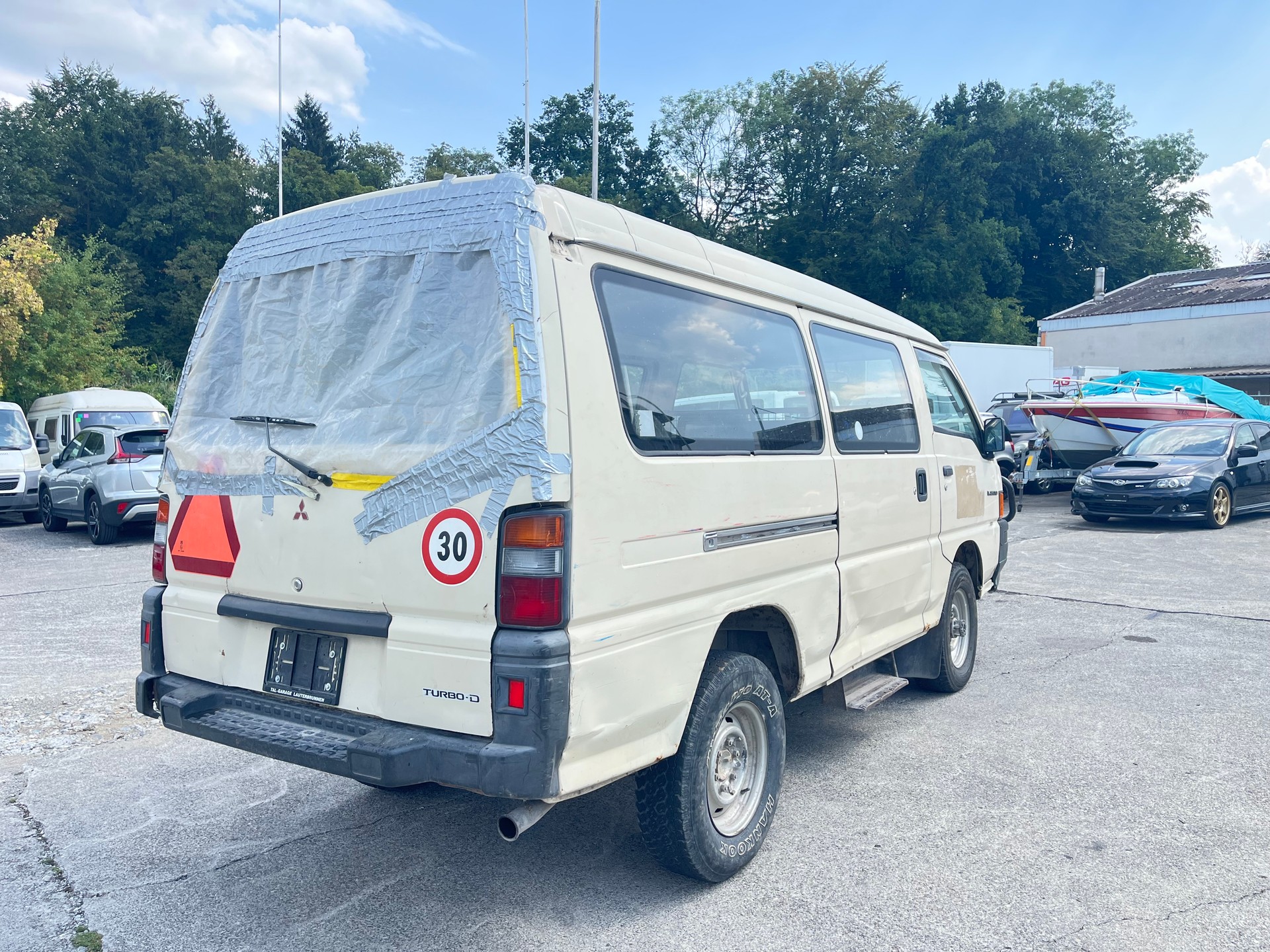 MITSUBISHI L 300-image-3