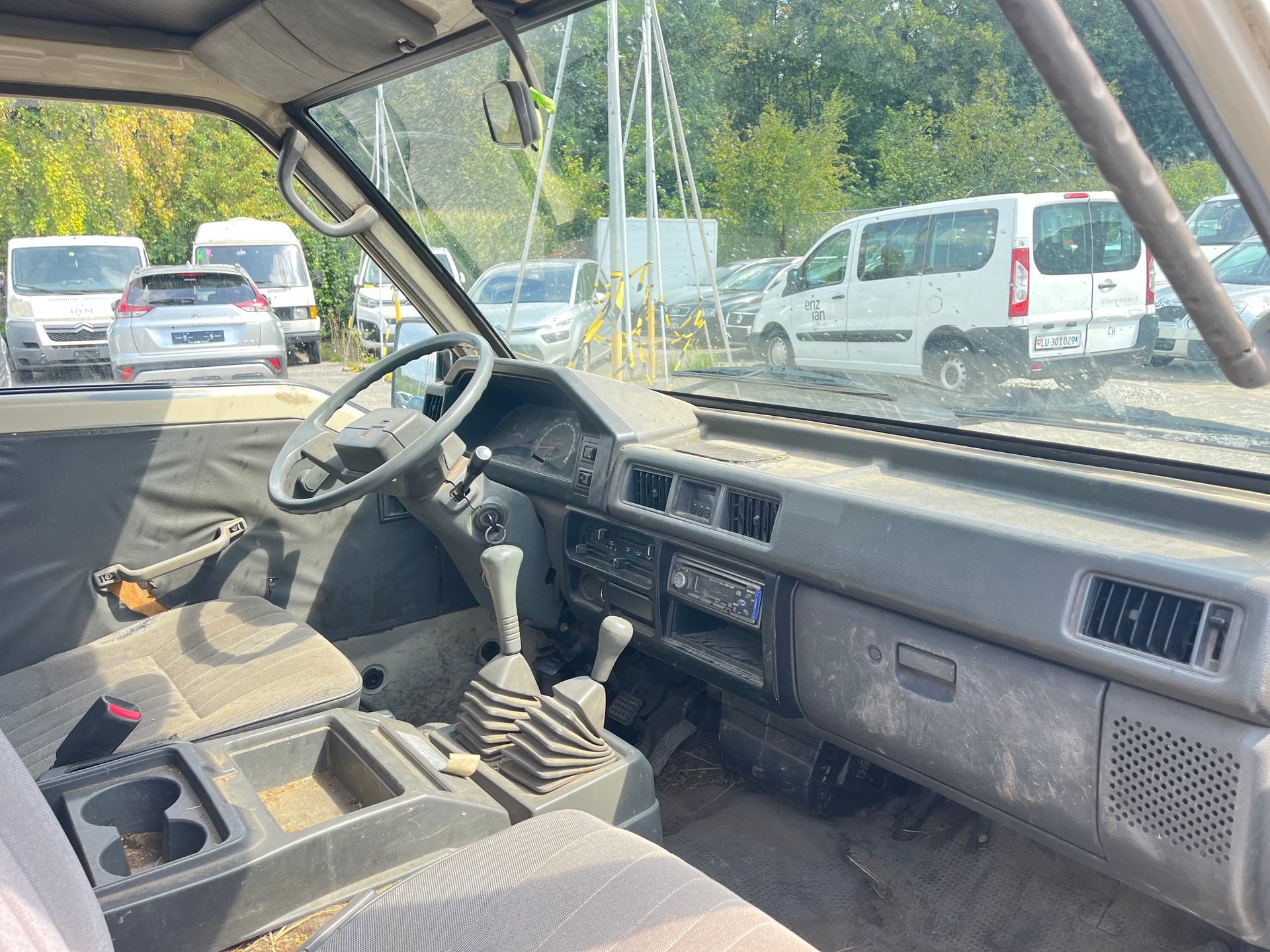 MITSUBISHI L 300-image-6