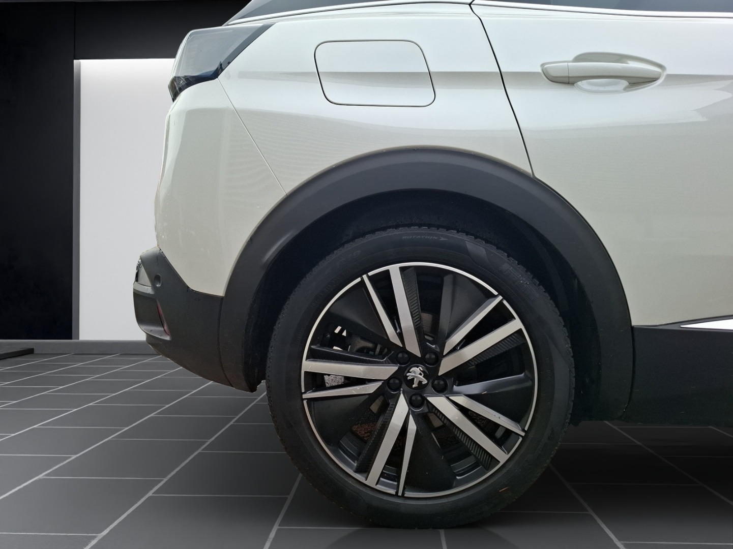 PEUGEOT 3008 1.6 Plug-in Hybrid4 GT Pack-image-9