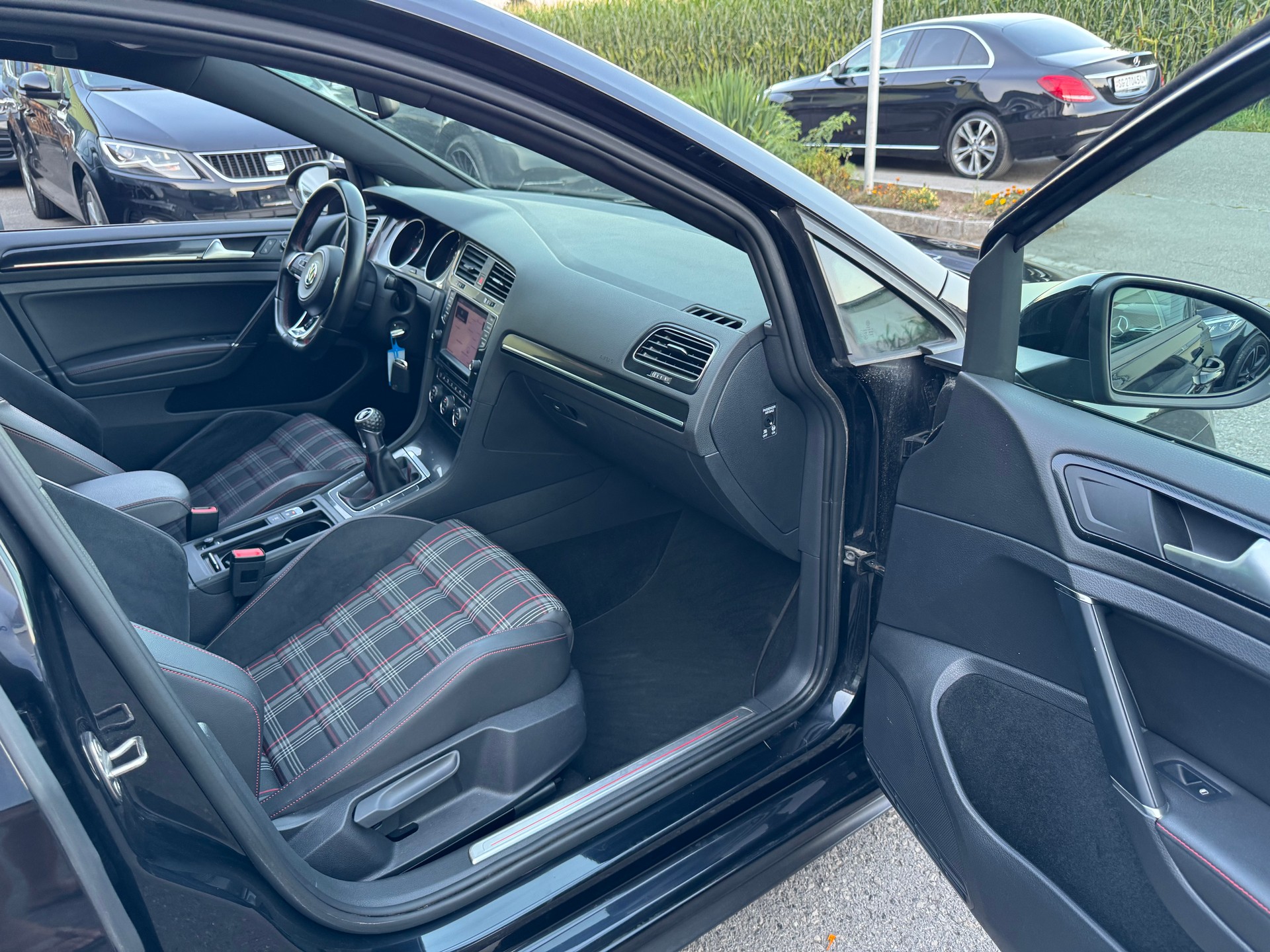 VW Golf 2.0 TSI GTI-image-10