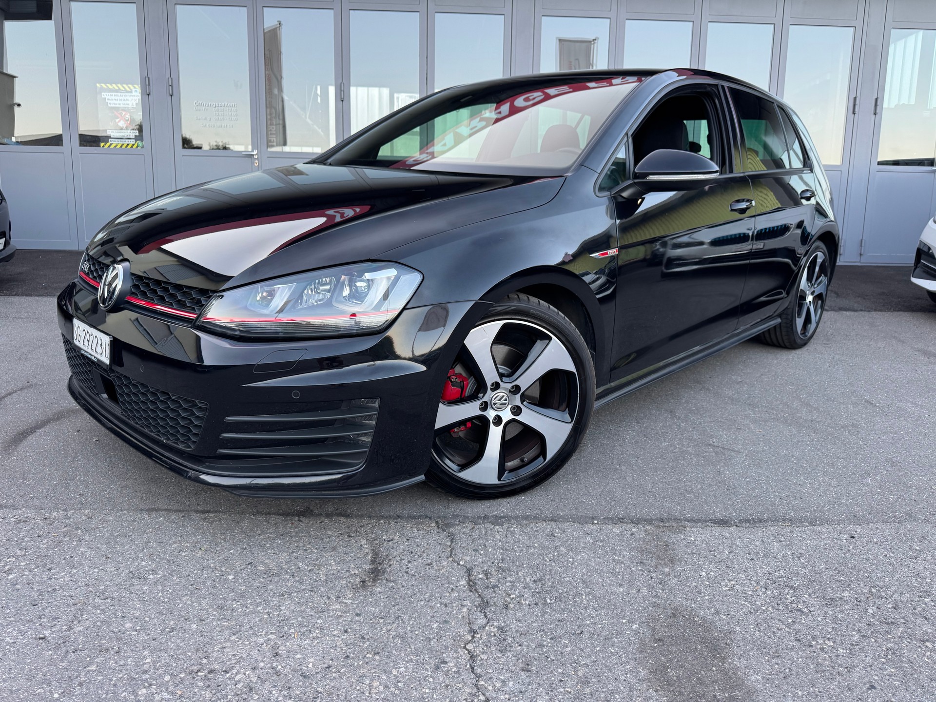 VW Golf 2.0 TSI GTI-image-0