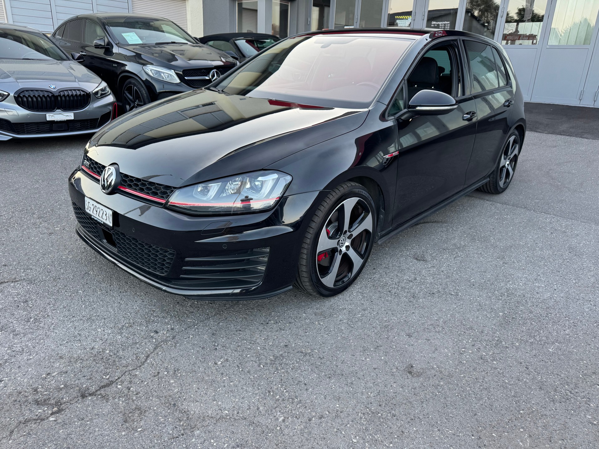 VW Golf 2.0 TSI GTI-image-3