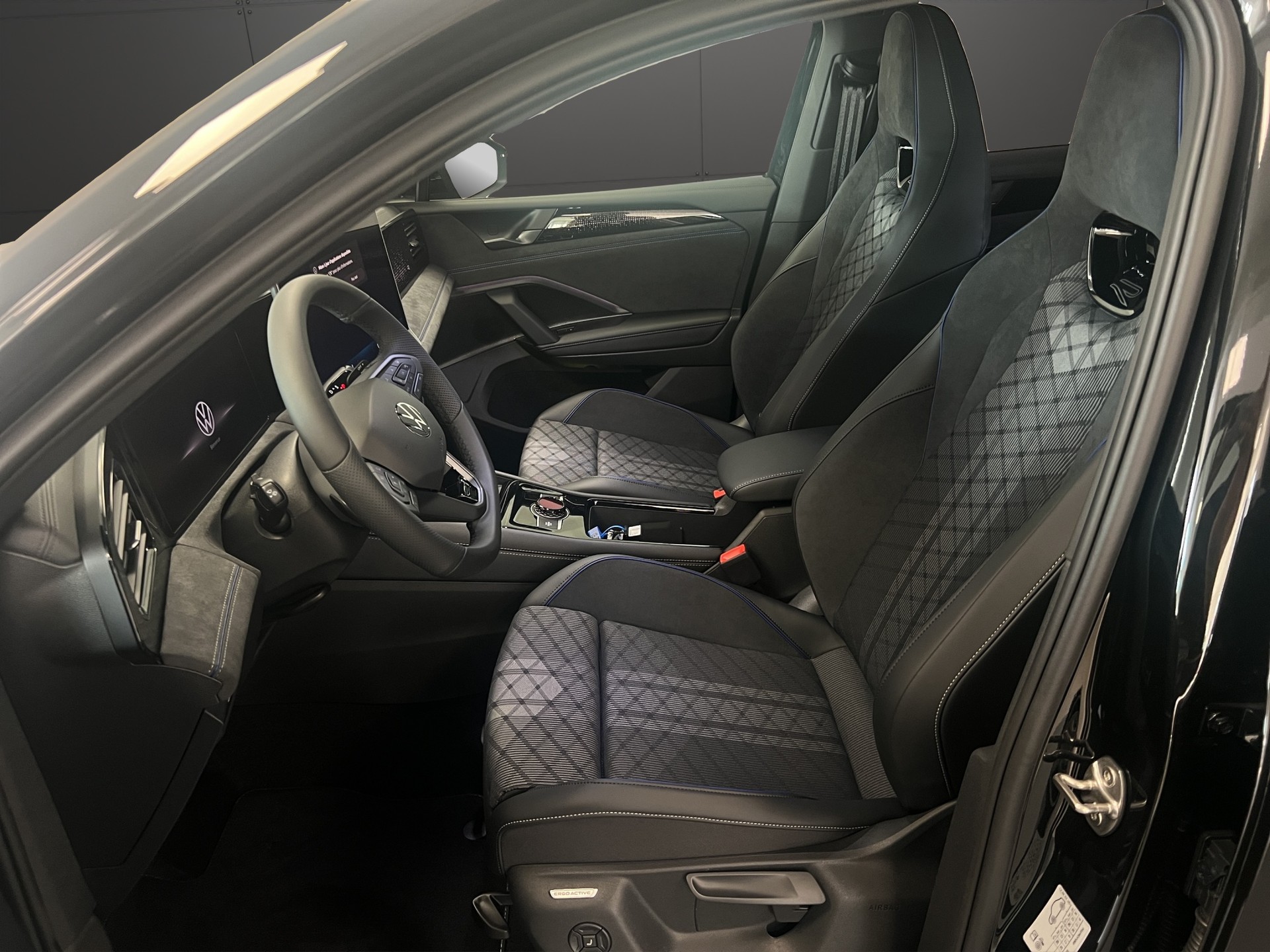 VW Tiguan 2.0 TSI DSG R-Line 4Motion-image-5