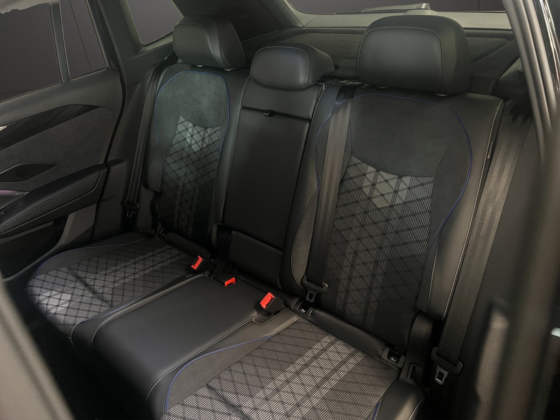 VW Tiguan 2.0 TSI DSG R-Line 4Motion-image-9