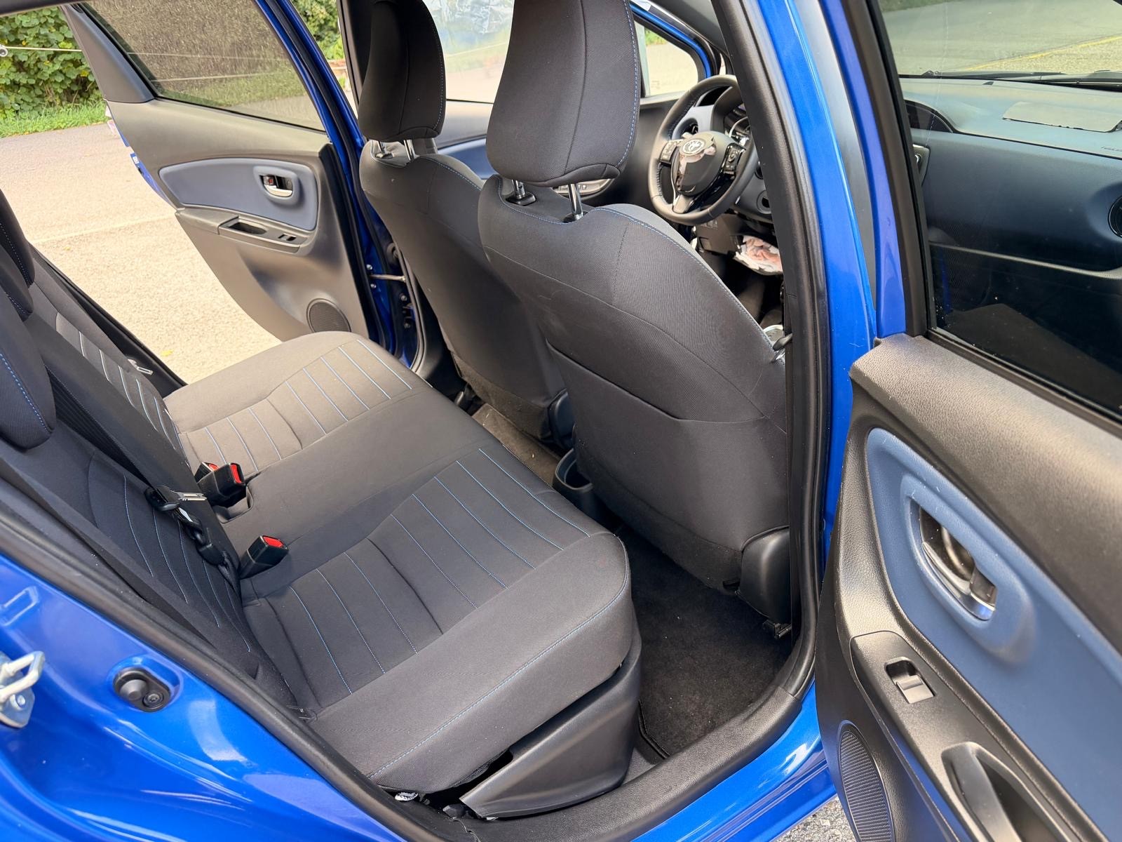 TOYOTA Yaris 1.5 VVT-i Hybrid Comfort e-CVT-image-13