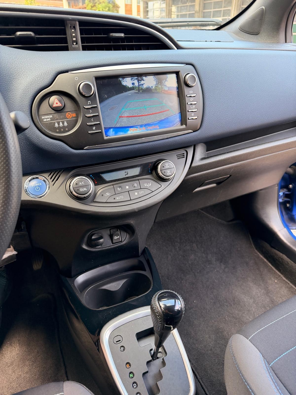 TOYOTA Yaris 1.5 VVT-i Hybrid Comfort e-CVT-image-14