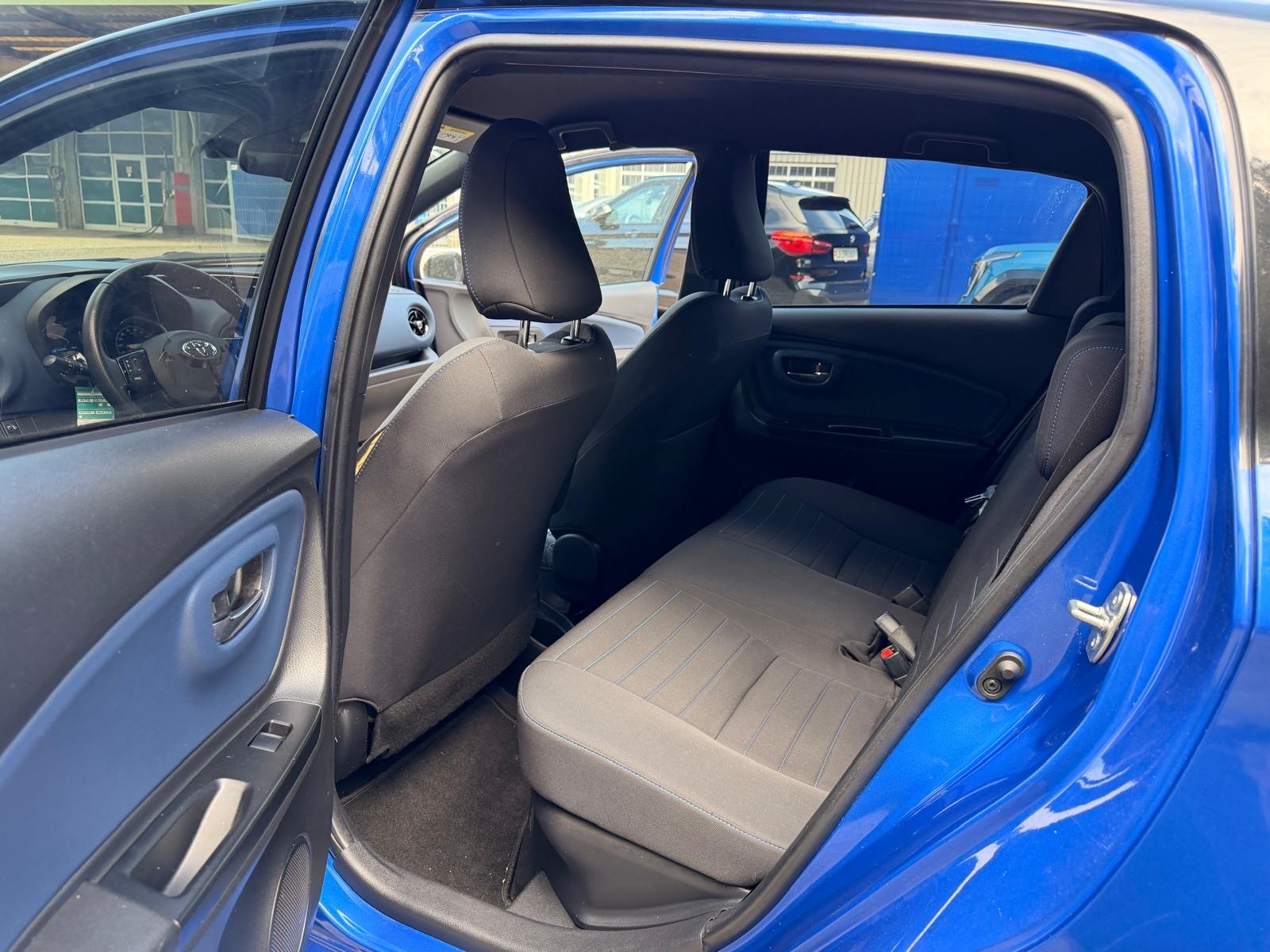 TOYOTA Yaris 1.5 VVT-i Hybrid Comfort e-CVT-image-11