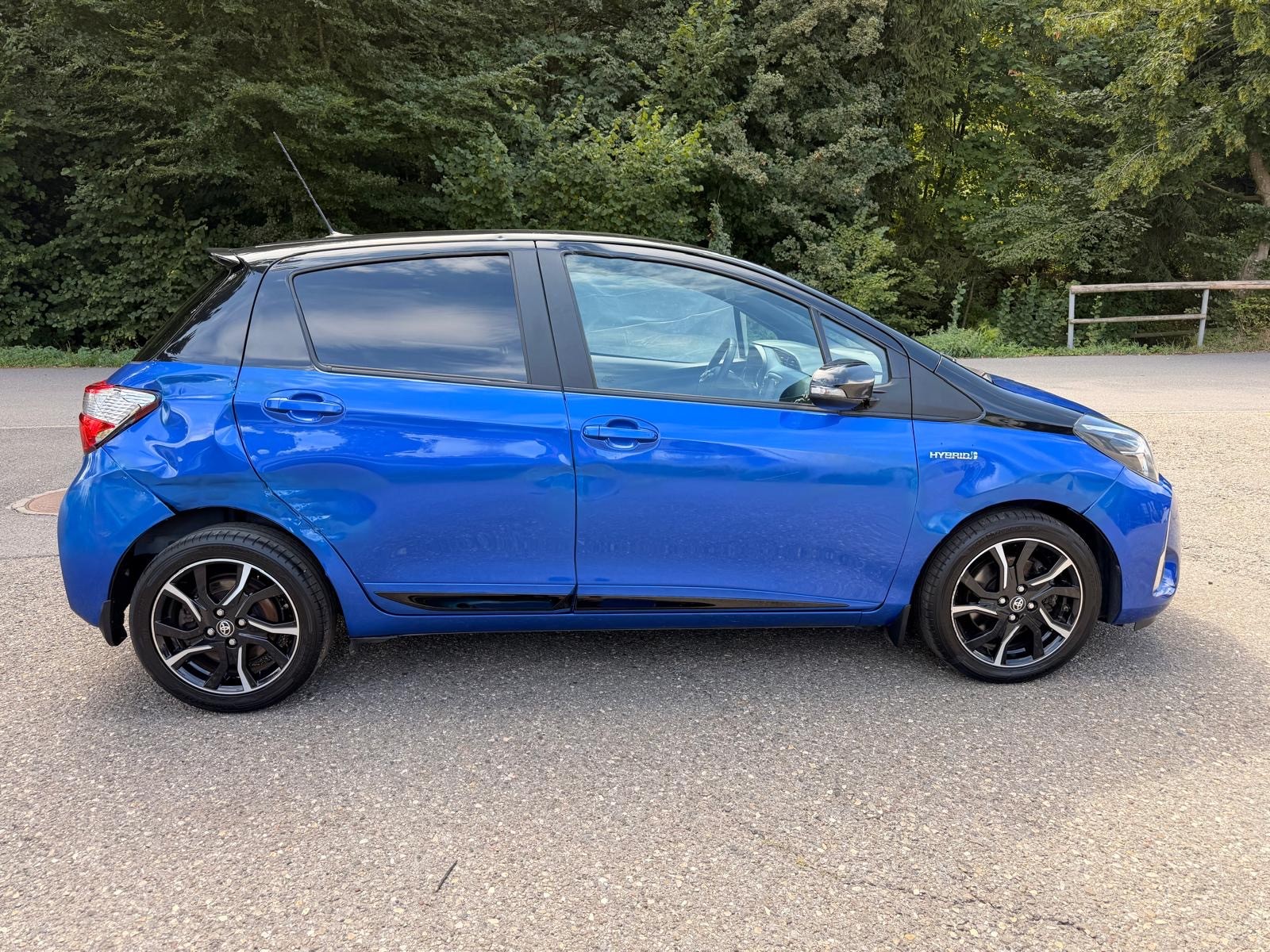 TOYOTA Yaris 1.5 VVT-i Hybrid Comfort e-CVT-image-2
