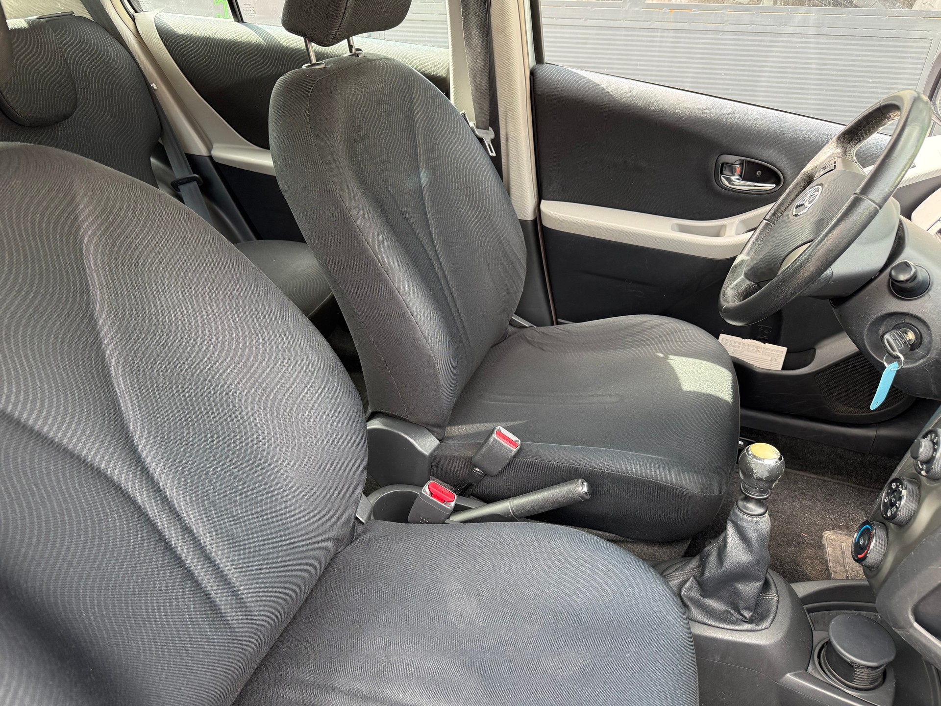 TOYOTA Yaris 1.33 Linea Luna-image-7