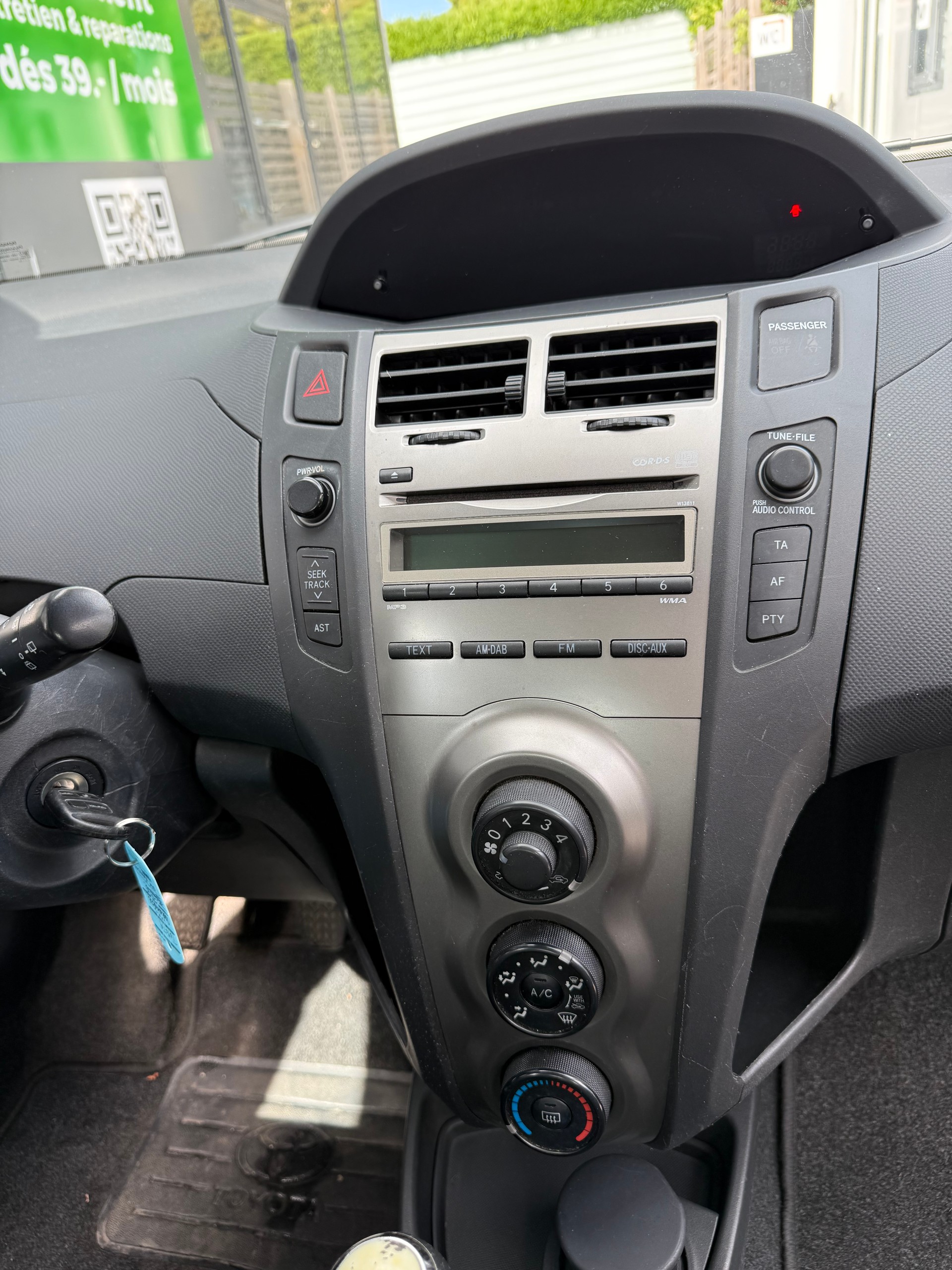 TOYOTA Yaris 1.33 Linea Luna-image-10