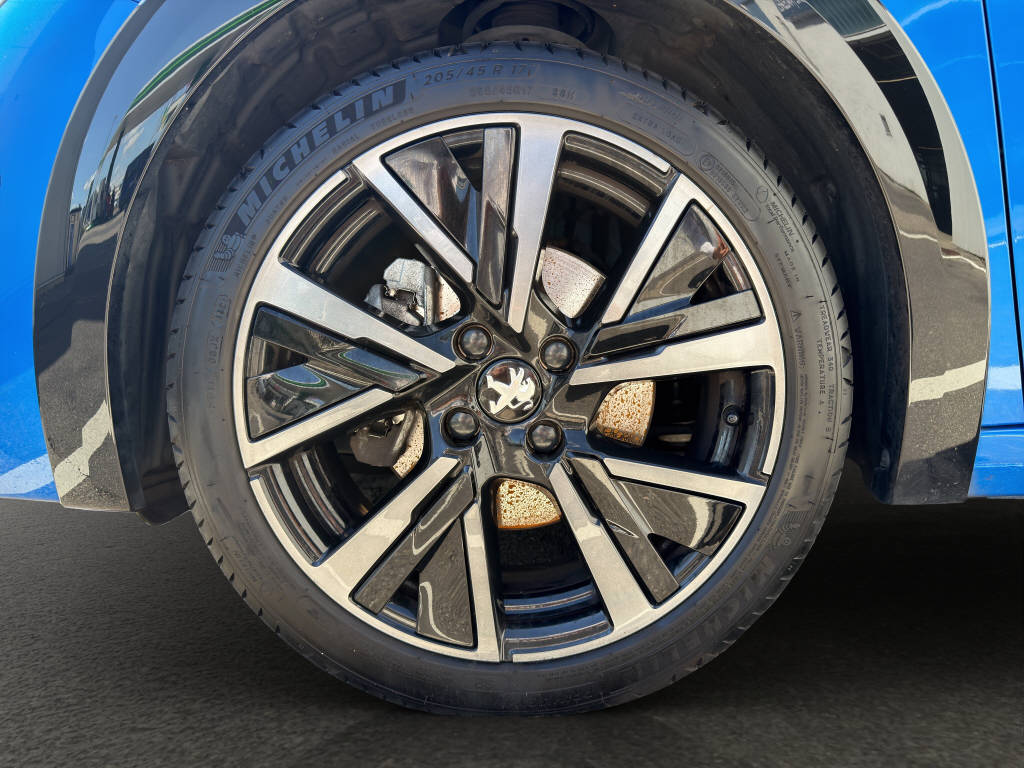 PEUGEOT 208 1.2 PureTech 130 GT Pack-image-5