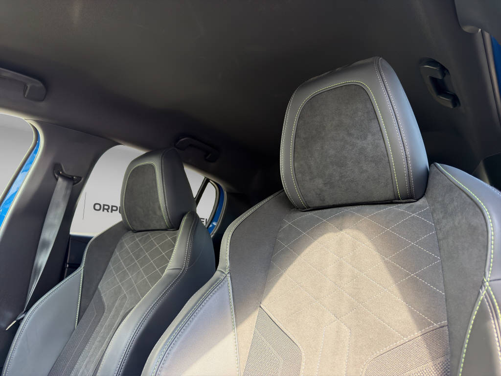PEUGEOT 208 1.2 PureTech 130 GT Pack-image-9