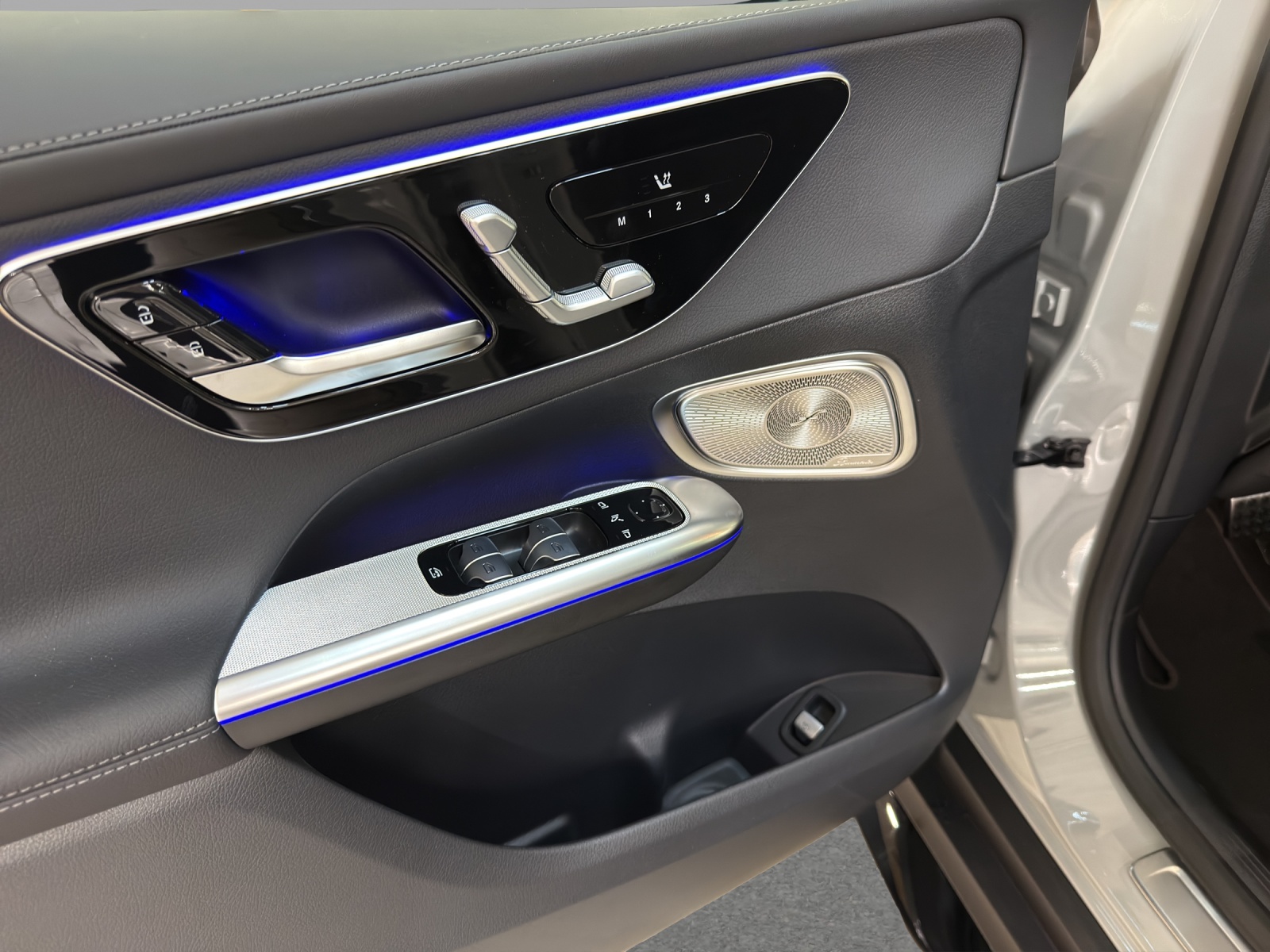 MERCEDES-BENZ GLC 53 AMG 4Matic+ 9G-Tronic-image-12