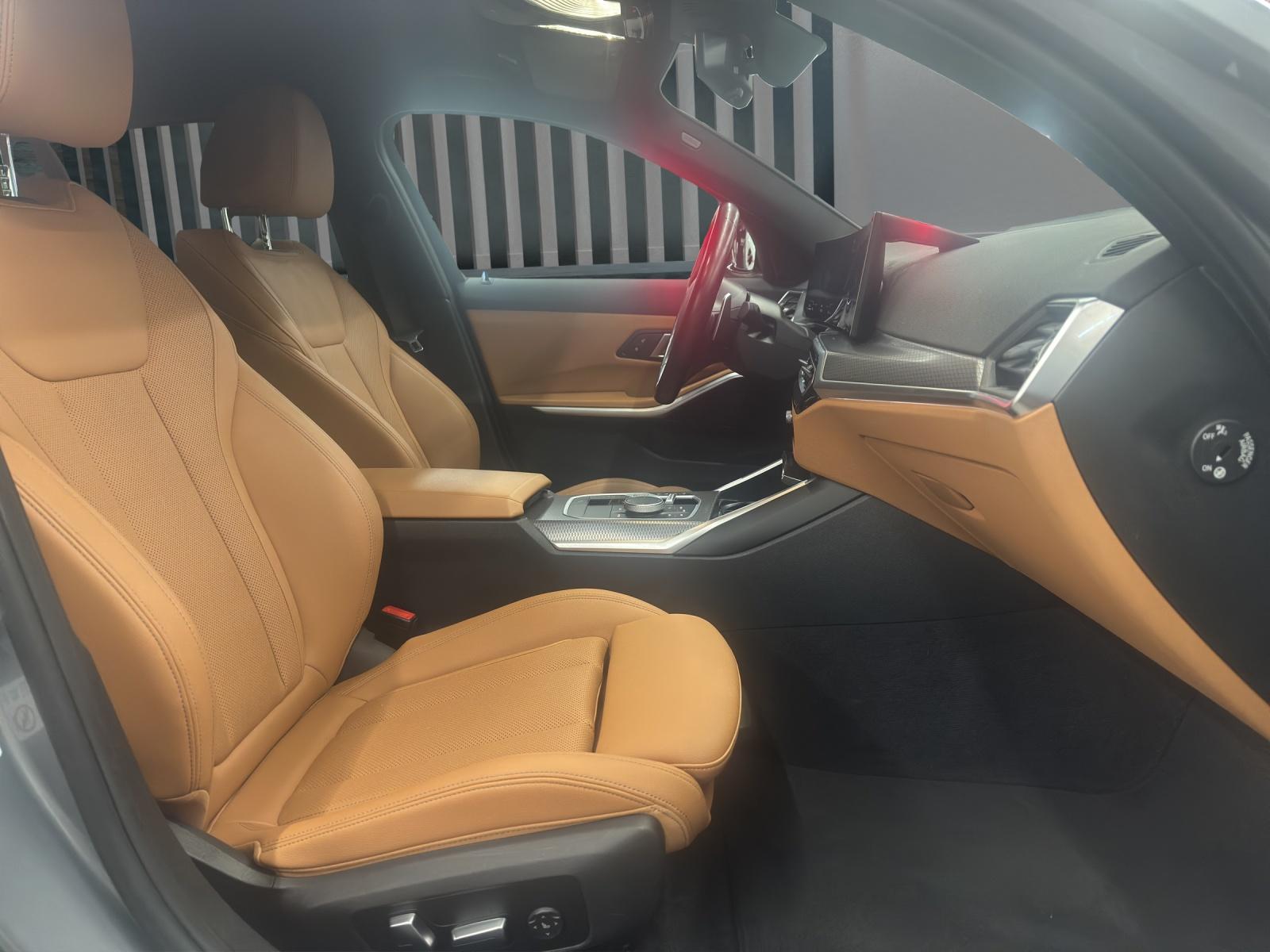 BMW 330i xDrive Touring M AERODYNAMIKPAKET-image-17