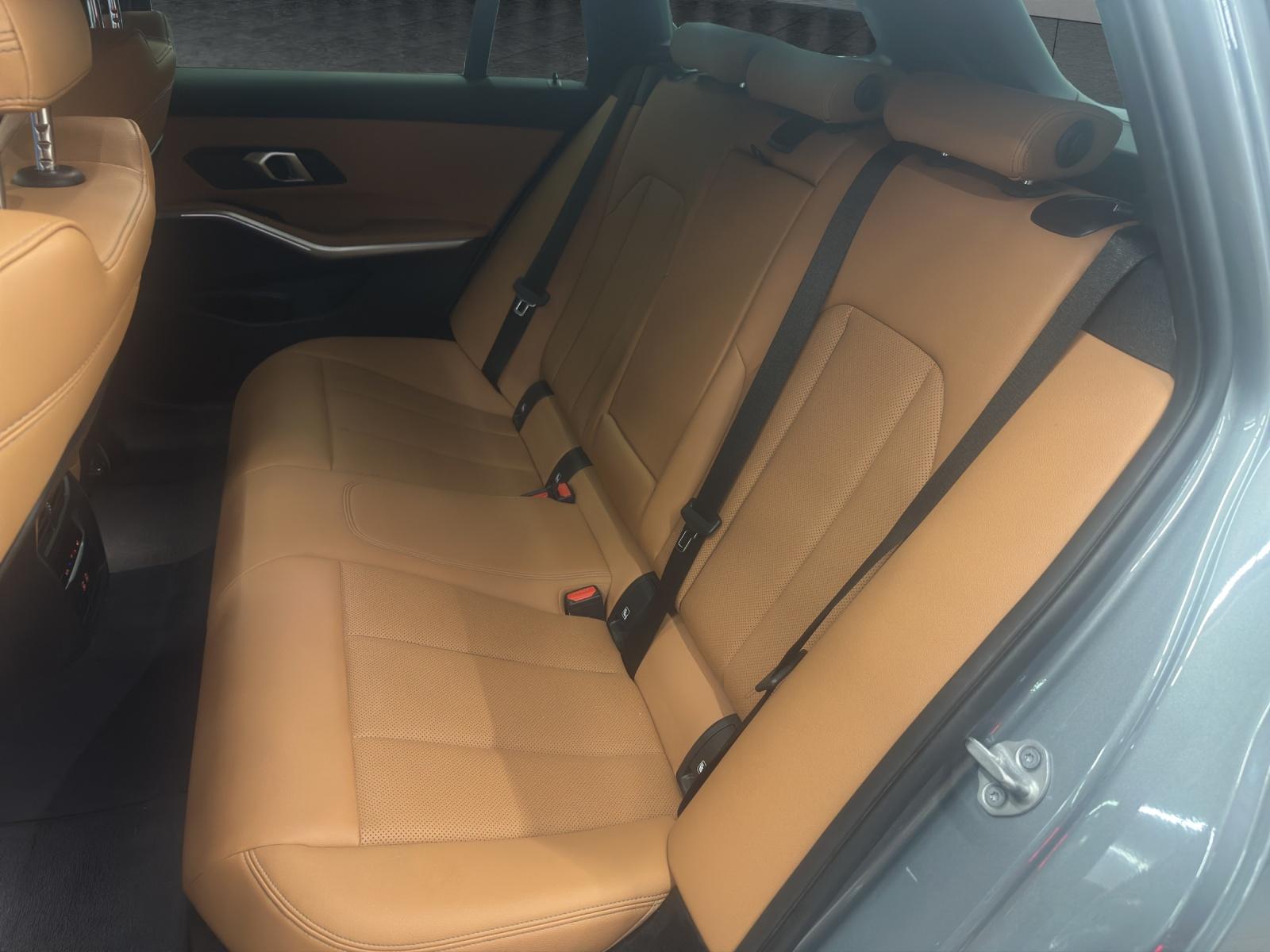 BMW 330i xDrive Touring M AERODYNAMIKPAKET-image-19