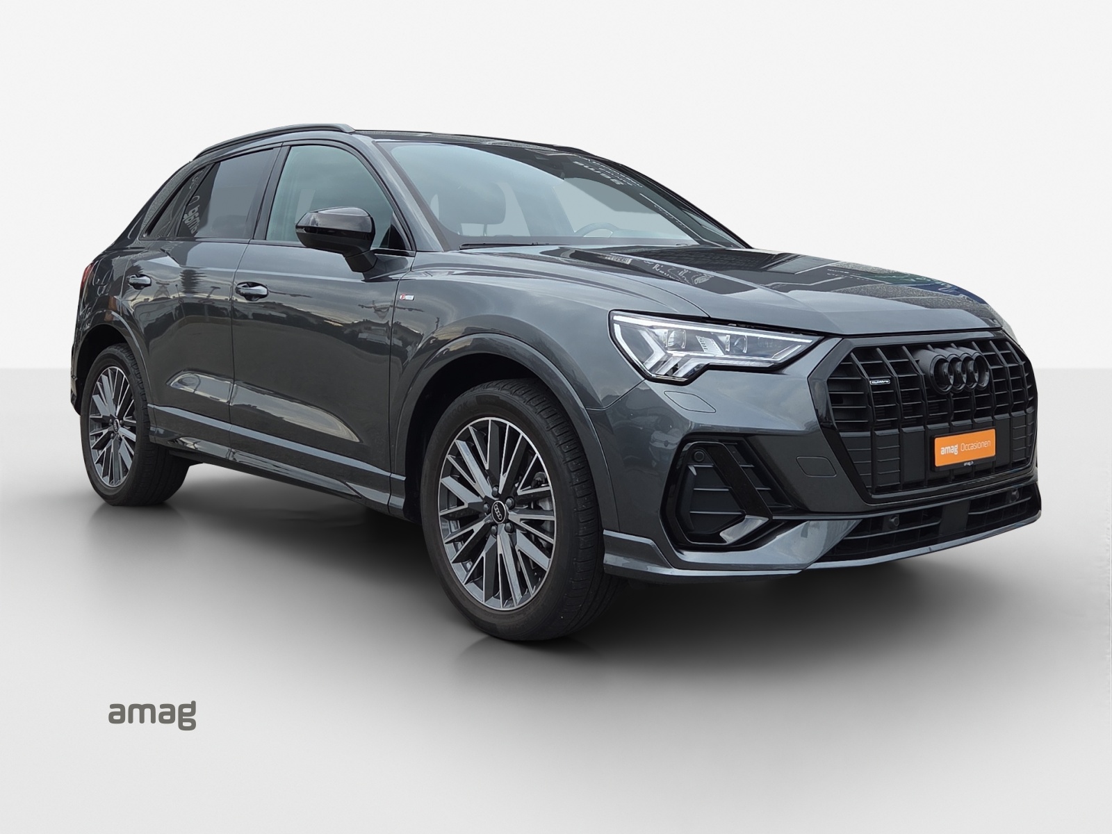 AUDI Q3 40 TFSI S line quattro S-tronic-image-5