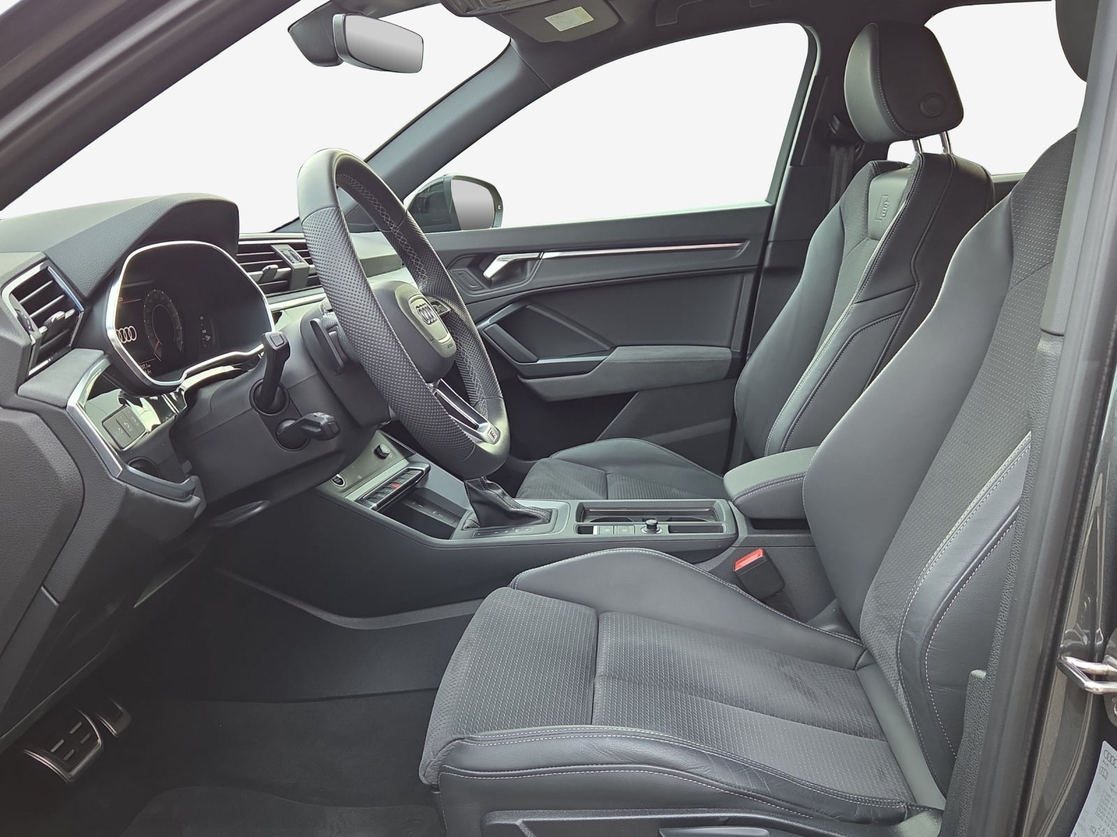 AUDI Q3 40 TFSI S line quattro S-tronic-image-7