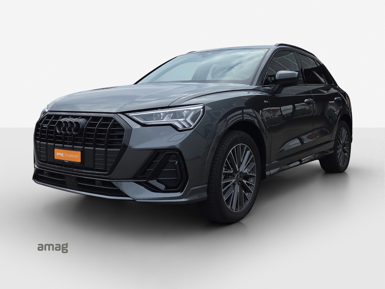 AUDI Q3 40 TFSI S line quattro S-tronic-image-0