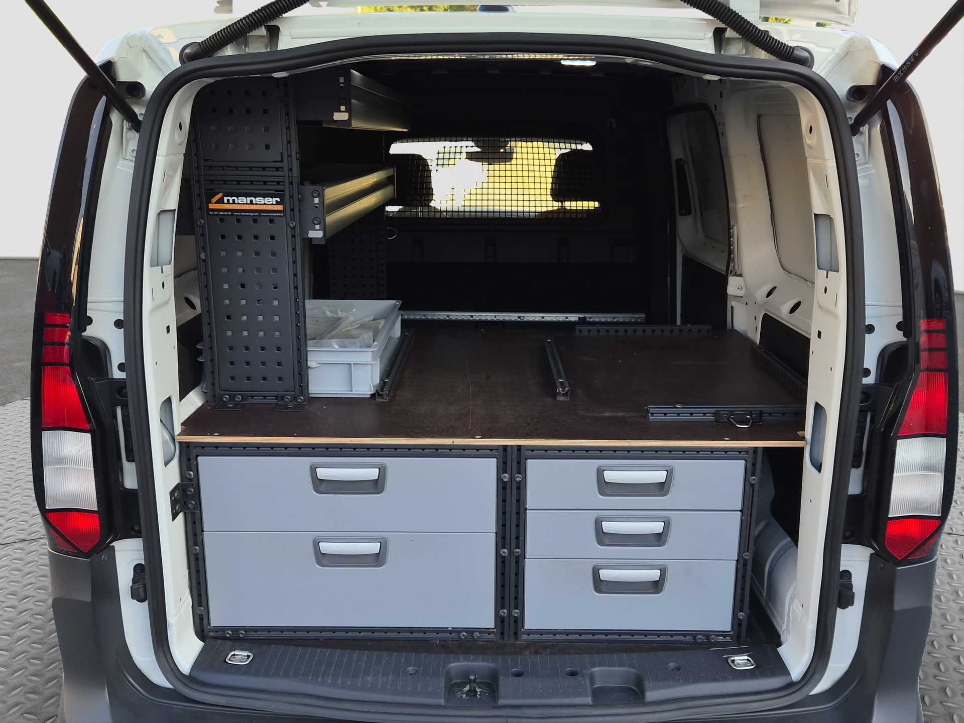 VW Caddy Cargo 2.0TDI Maxi 4Motion-image-8