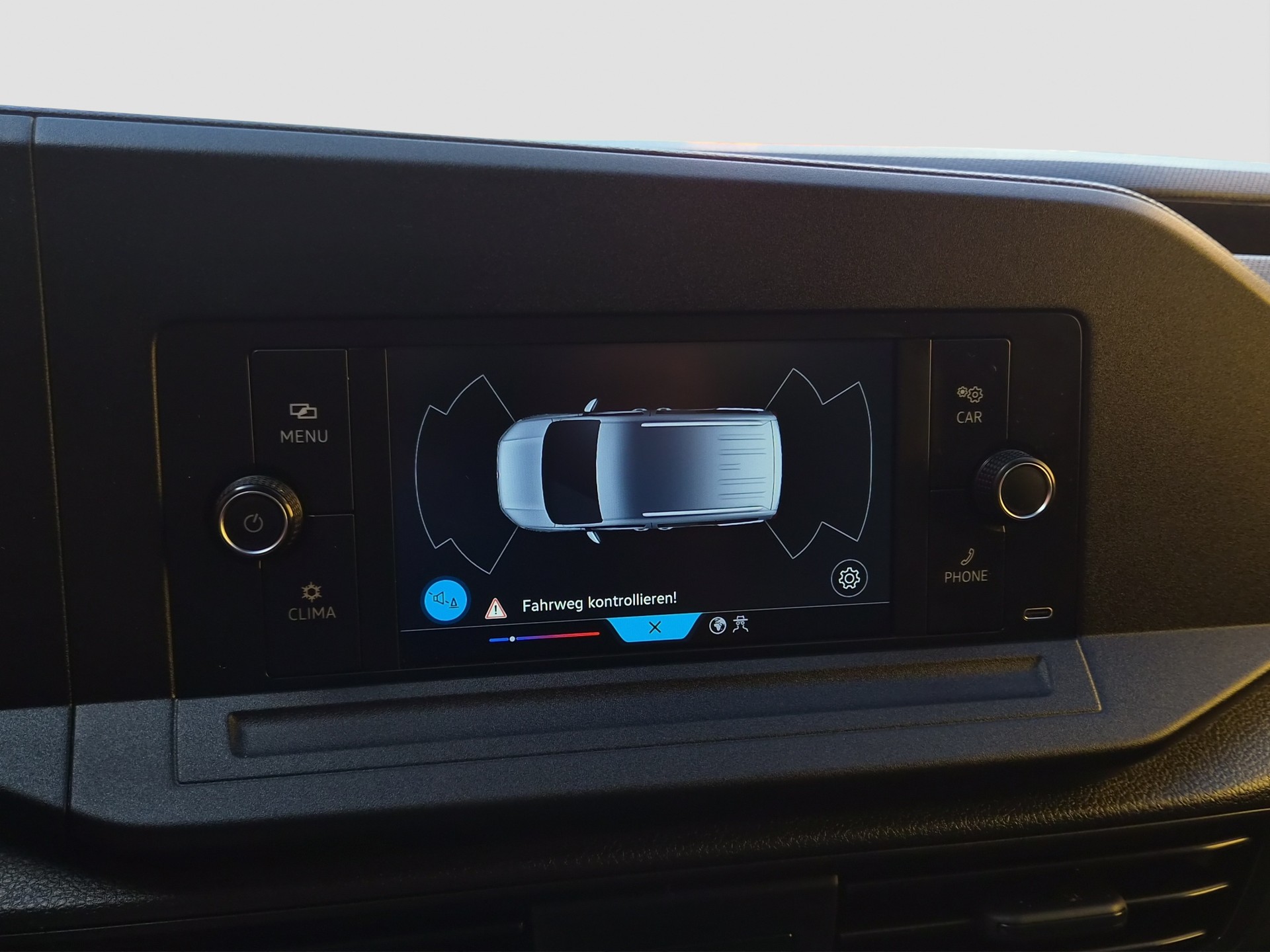 VW Caddy Cargo 2.0TDI Maxi 4Motion-image-15