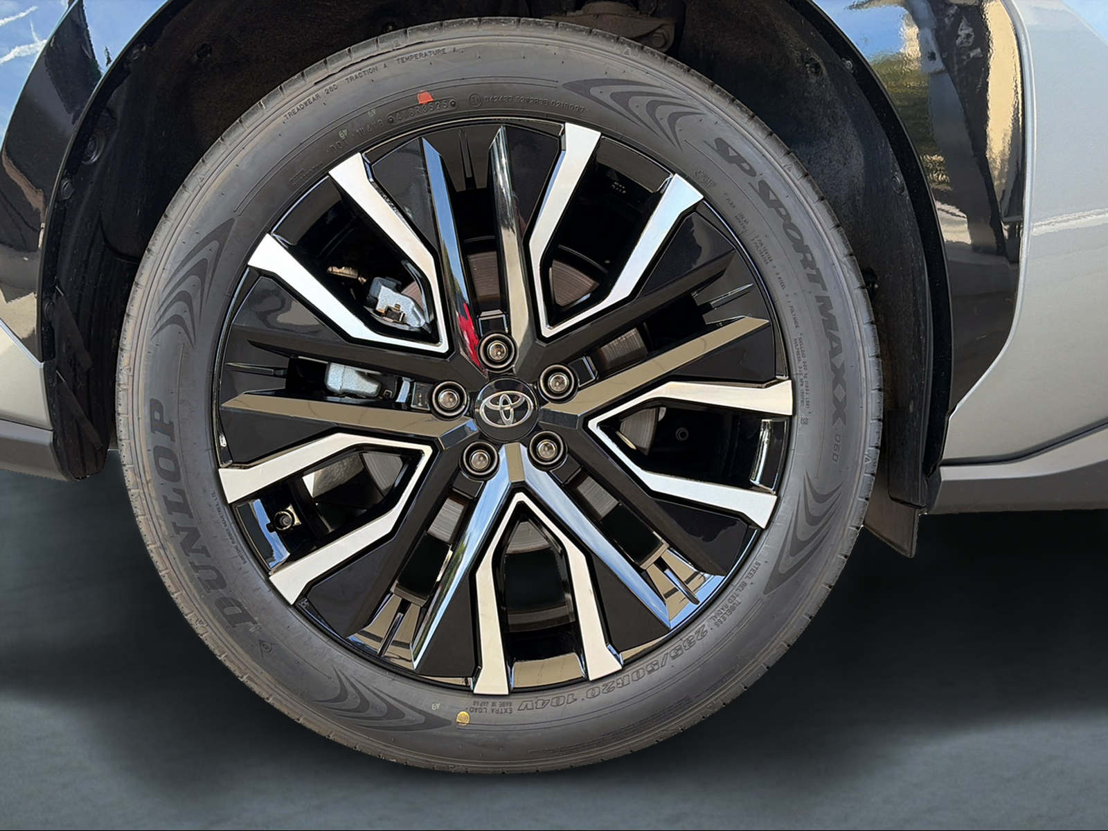 TOYOTA bZ4X Premium 71,4 kWh 4WD (incl. pack services)-image-6