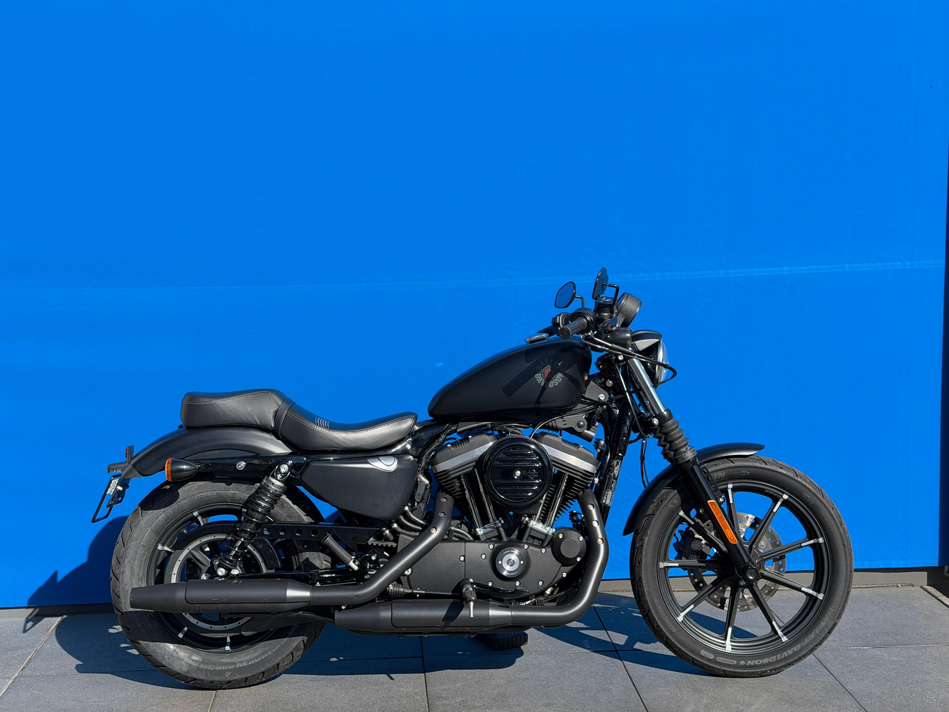 HARLEY-DAVIDSON XL 883 N Sportster Iron ABS