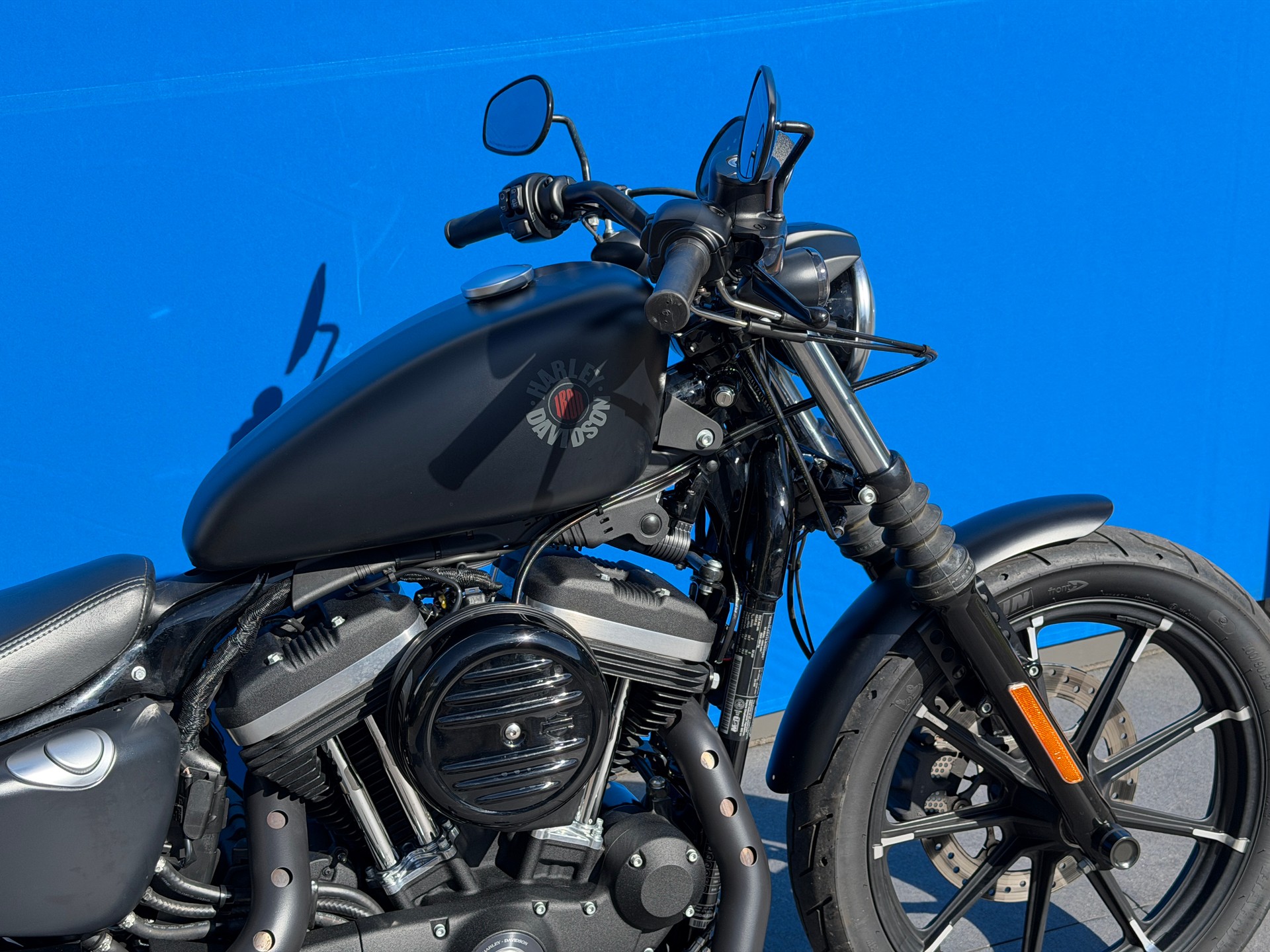 HARLEY-DAVIDSON XL 883 N Sportster Iron ABS-showroom-element-2