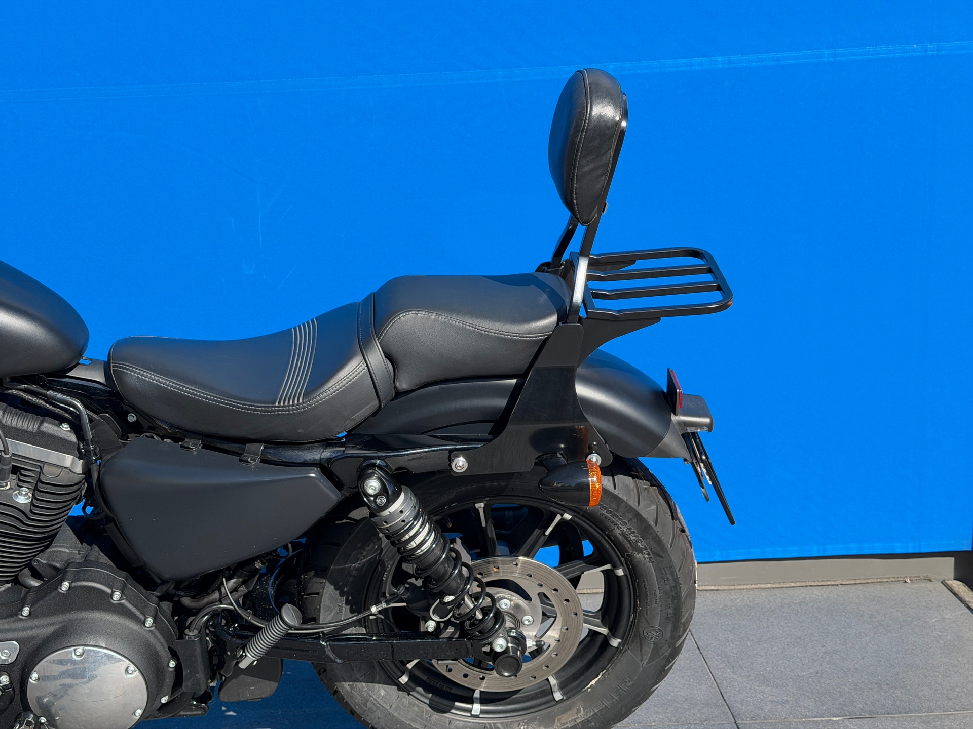 HARLEY-DAVIDSON XL 883 N Sportster Iron ABS-image-9