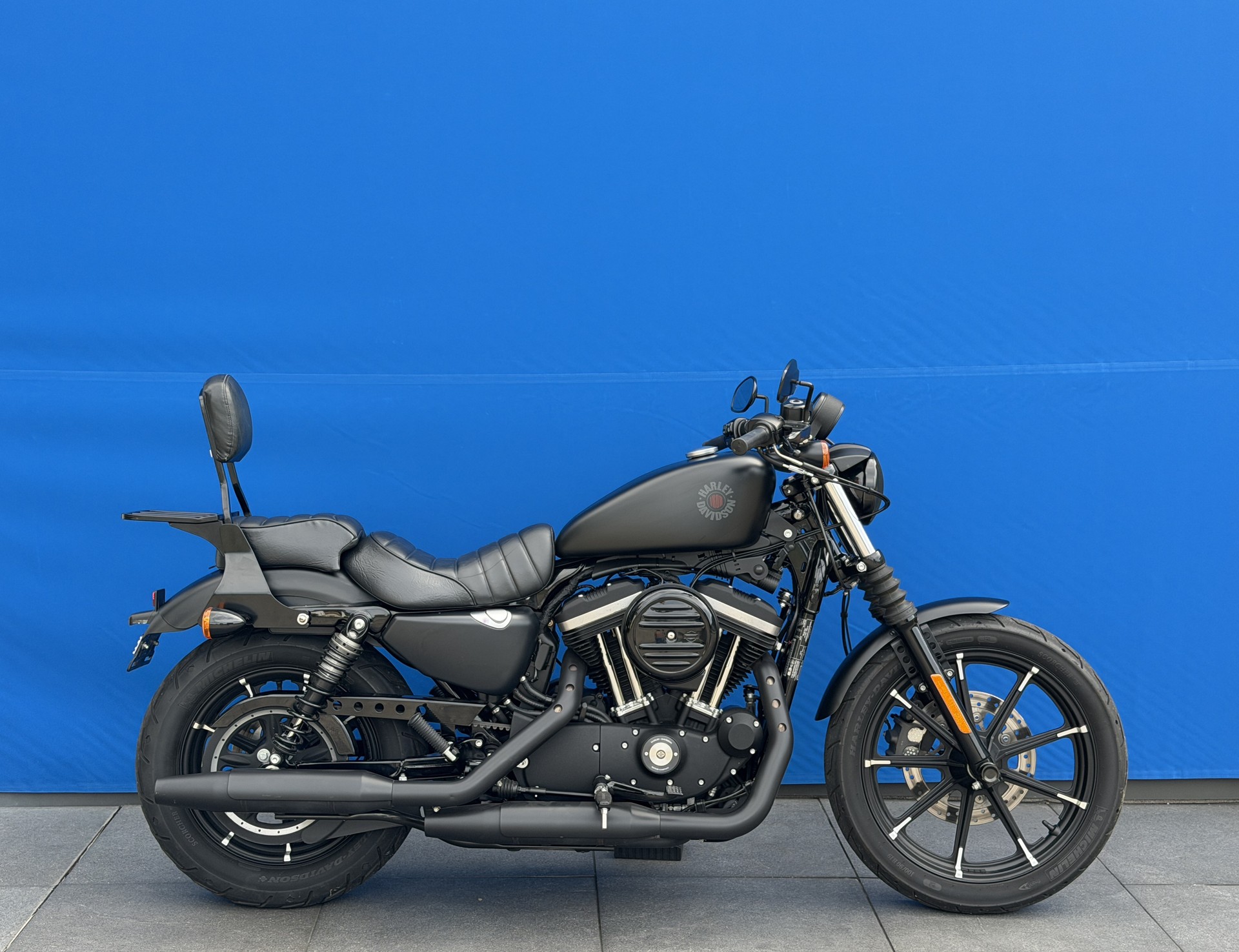HARLEY-DAVIDSON XL 883 N Sportster Iron ABS