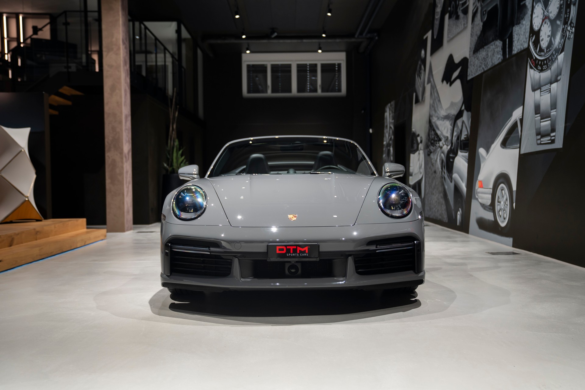 PORSCHE 911 Turbo S Cabriolet PDK-image-1