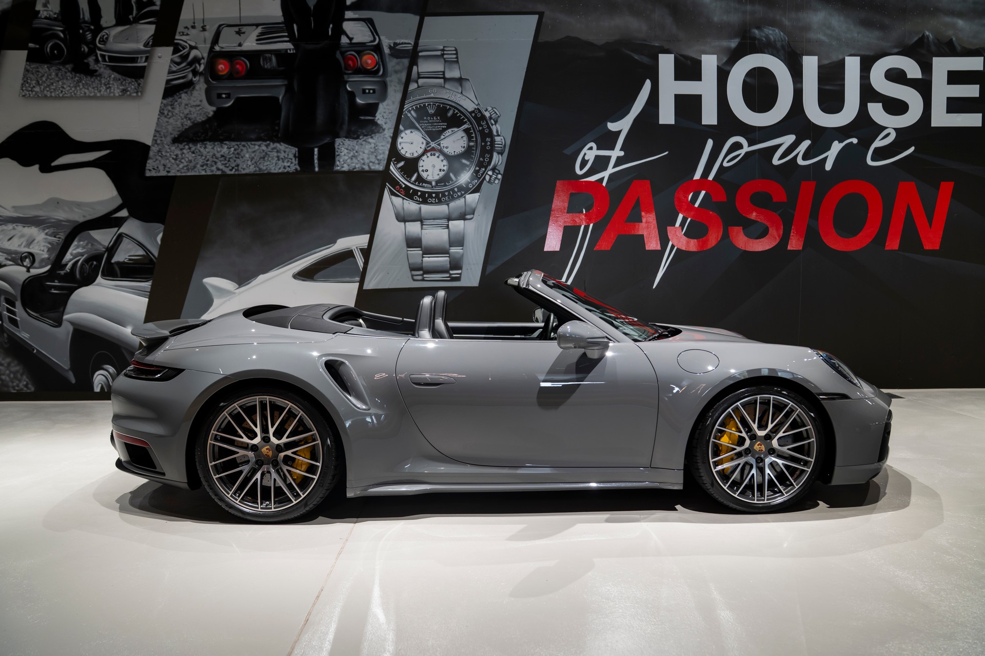 PORSCHE 911 Turbo S Cabriolet PDK-image-2