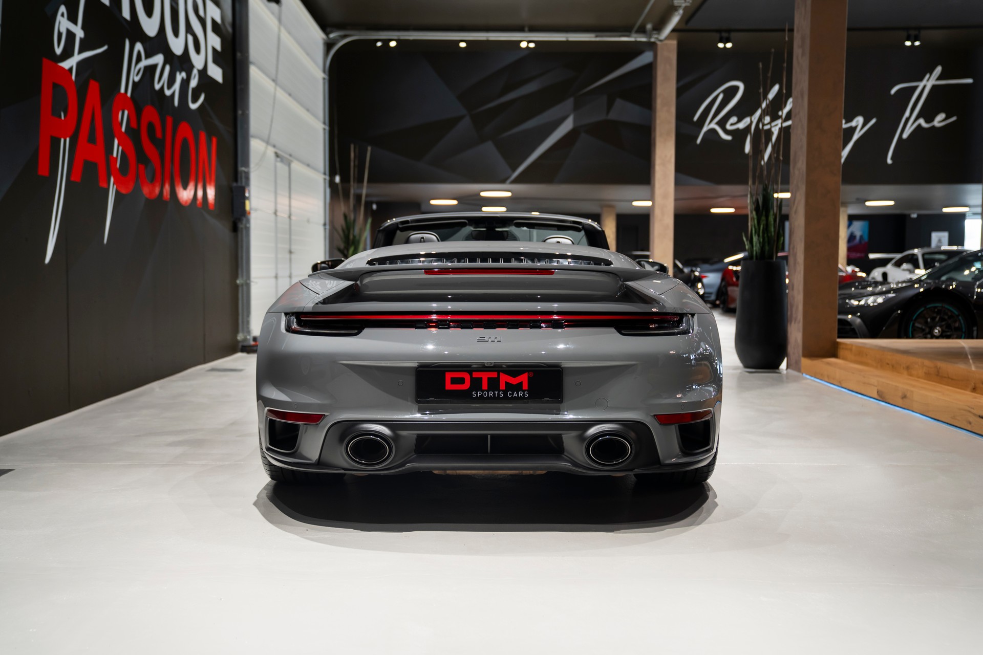 PORSCHE 911 Turbo S Cabriolet PDK-image-4