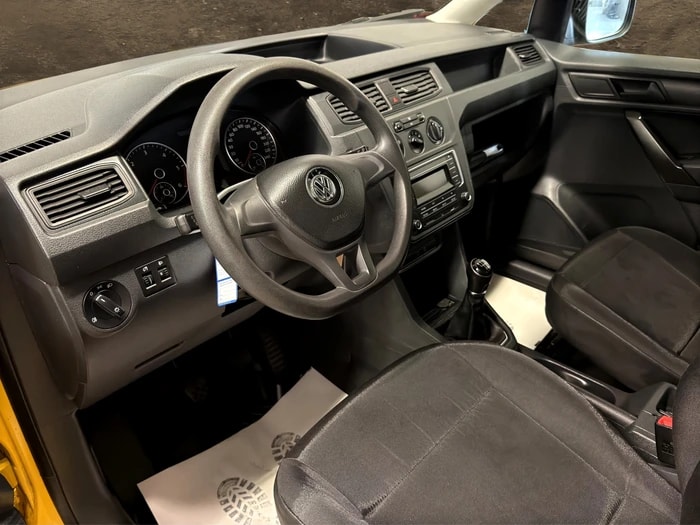 VW Caddy Maxi 2.0 TDI Trendline 4Motion-image-3