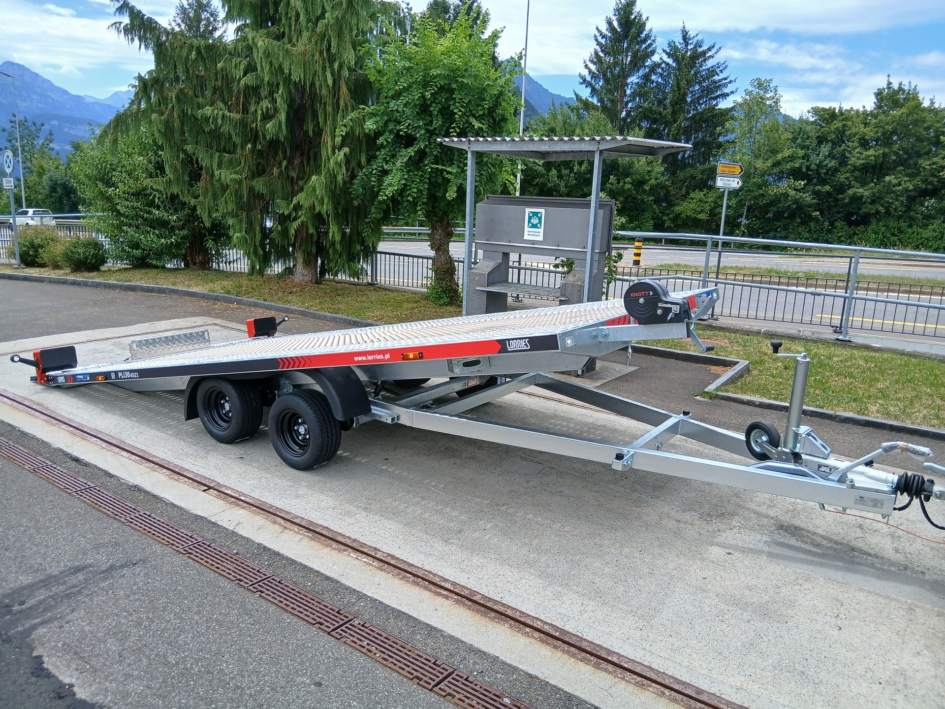 LORRIES PLI30-4521 mittig Riffelblech-image-5