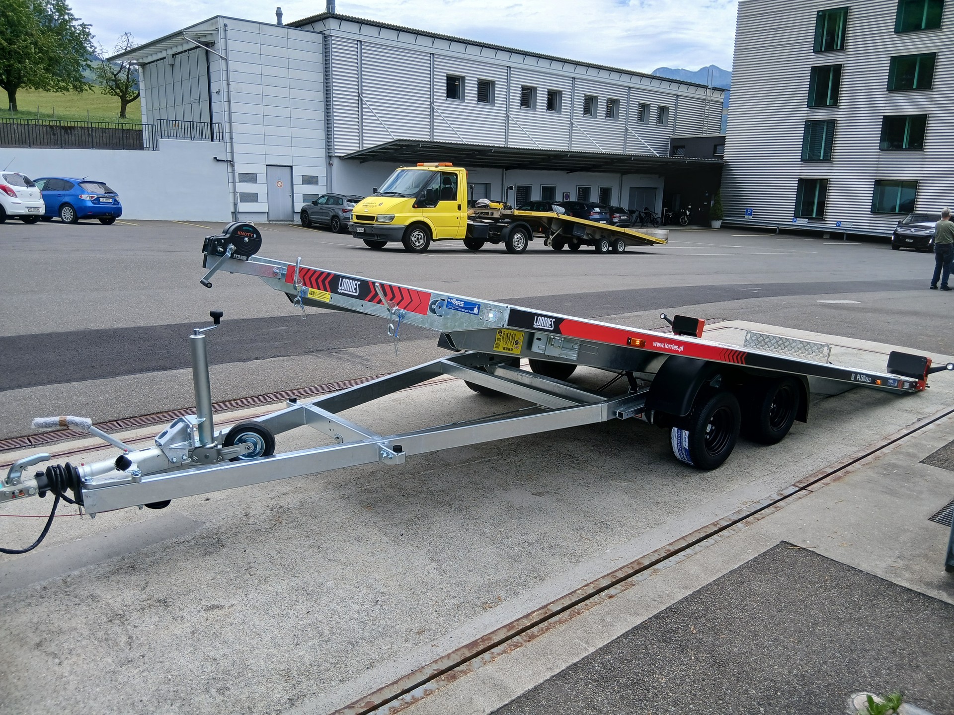 LORRIES PLI30-4521 mittig Riffelblech-image-3