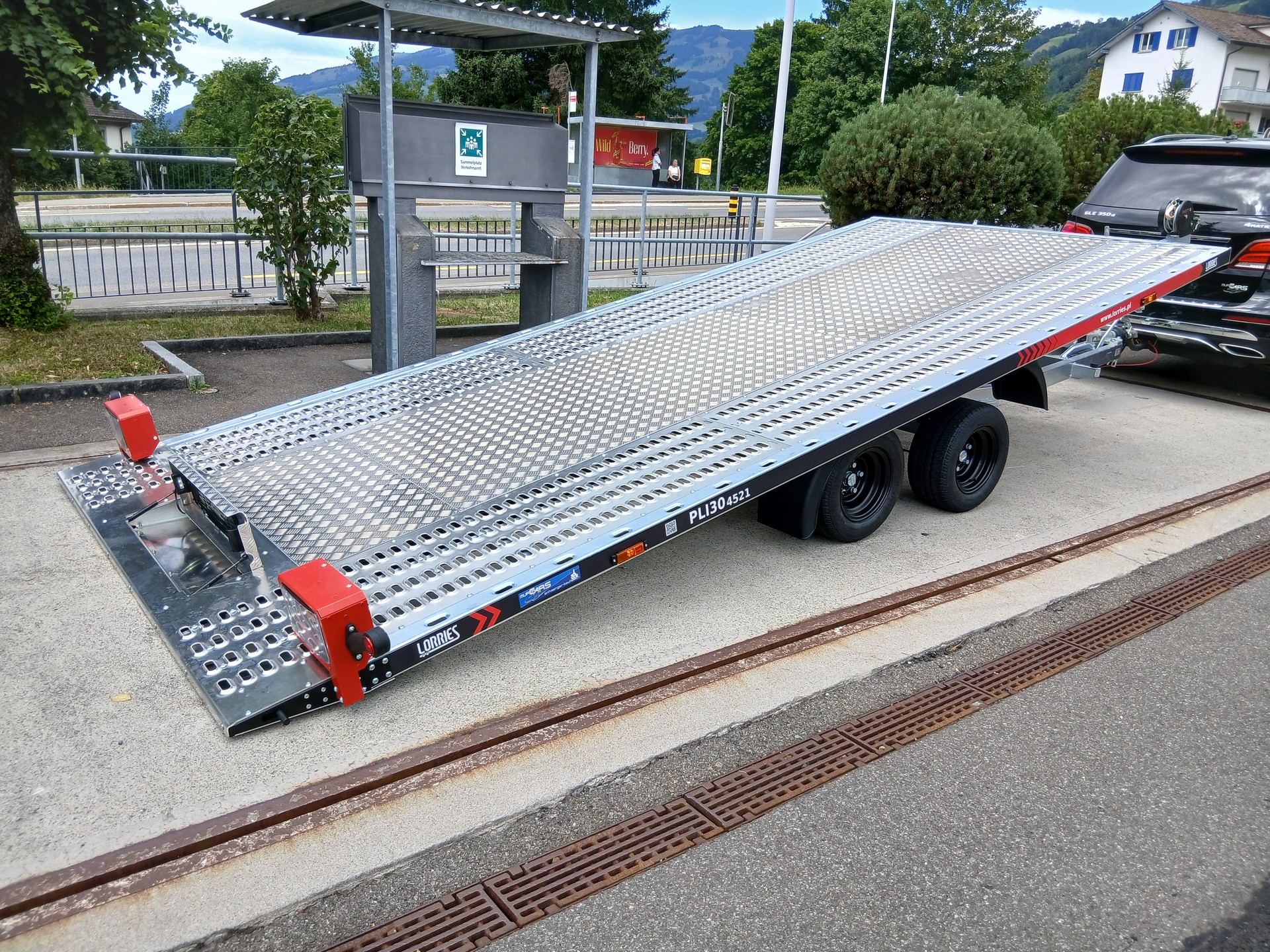 LORRIES PLI30-4521 mittig Riffelblech