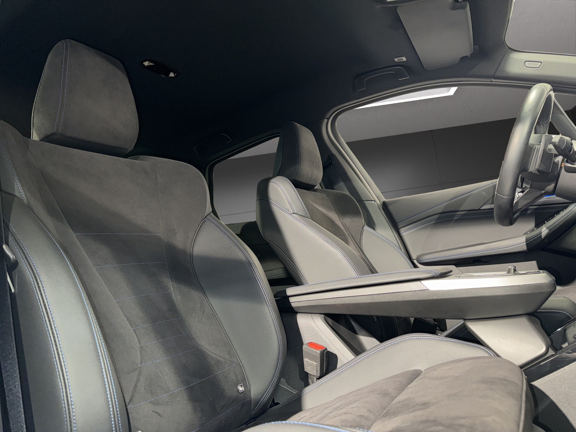 BMW 230e xDrive paddles Active Tourer M Sport-image-21