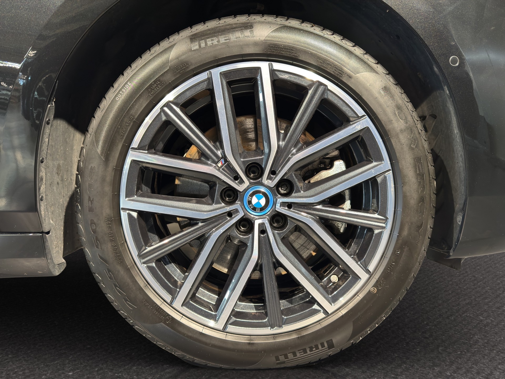 BMW 230e xDrive paddles Active Tourer M Sport-image-15