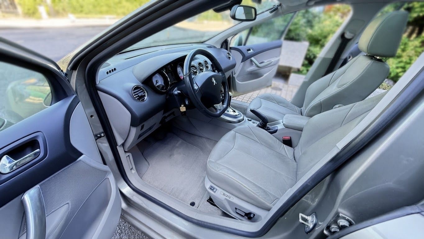 PEUGEOT 308 1.6 16V Turbo Allure Automatic-image-9