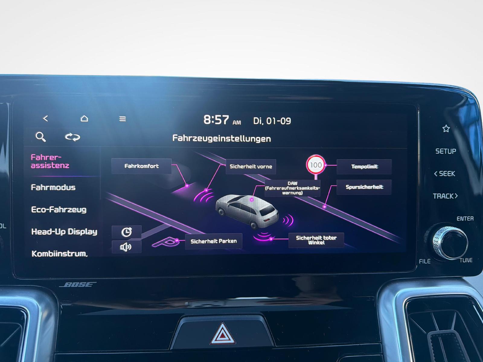 KIA Sorento 1.6 T-GDi Plug-in Hybrid Style 7P-image-16