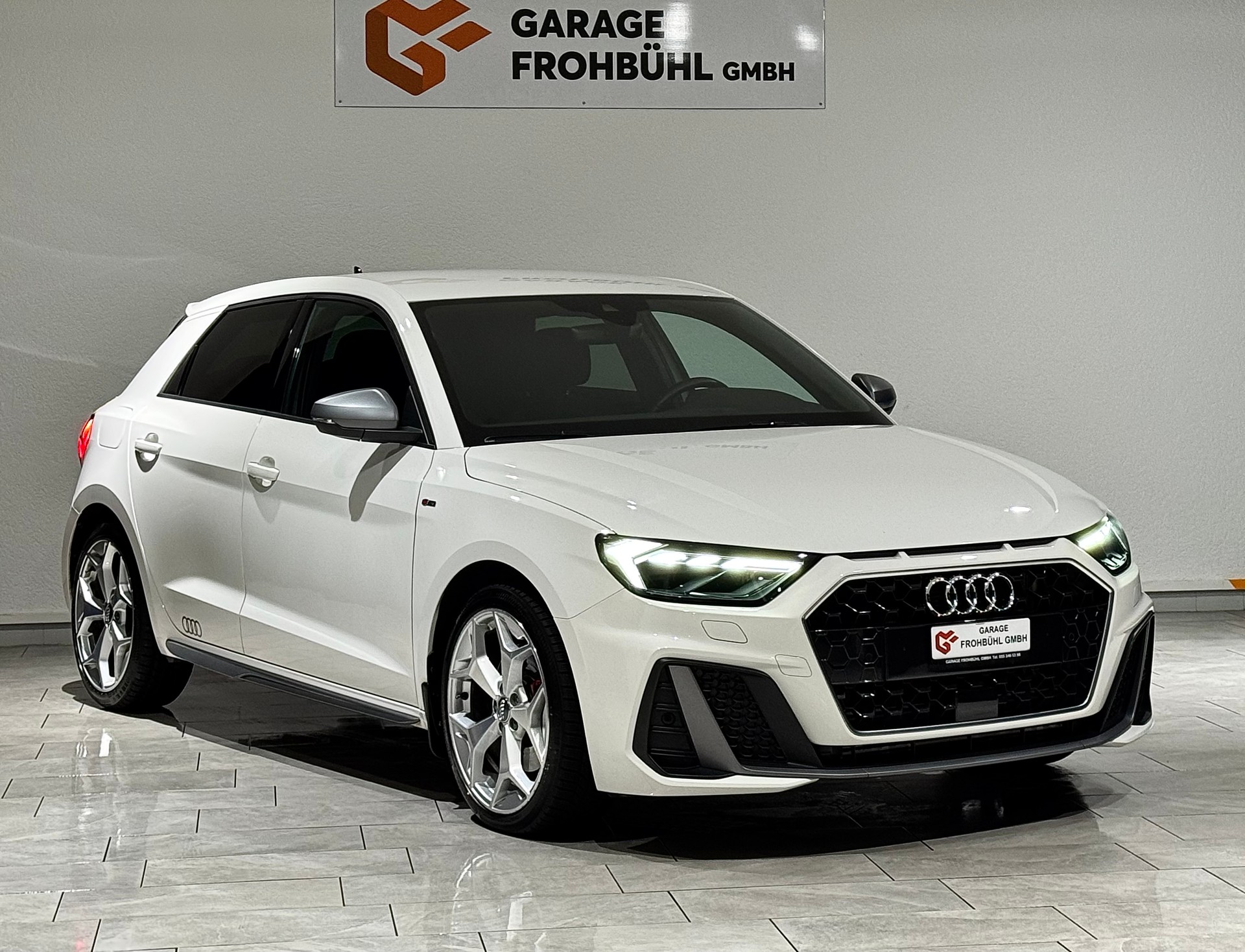 AUDI A1 Sportback 40 TFSI S Line S-tronic-image-2