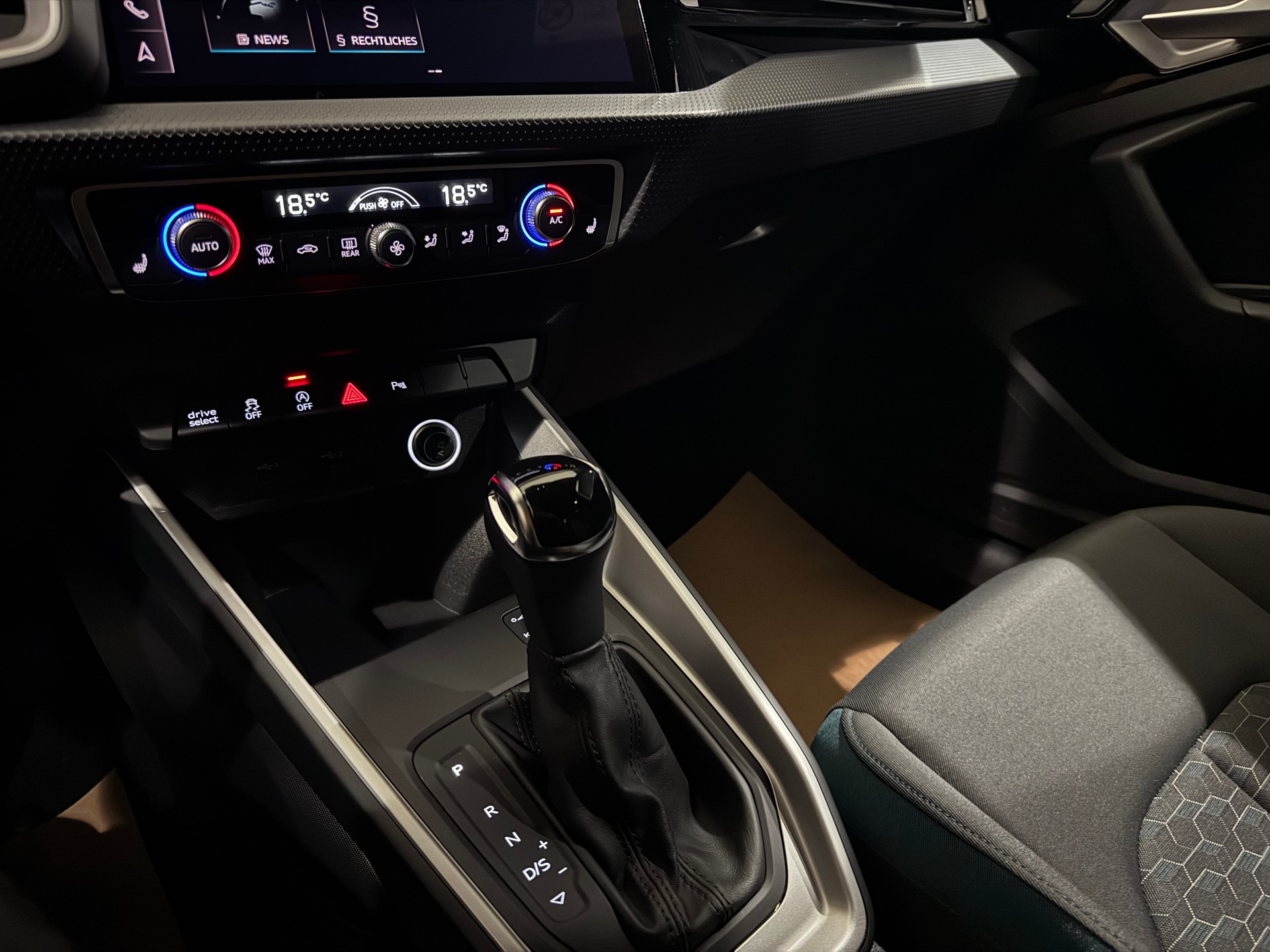 AUDI A1 Sportback 40 TFSI S Line S-tronic-image-23