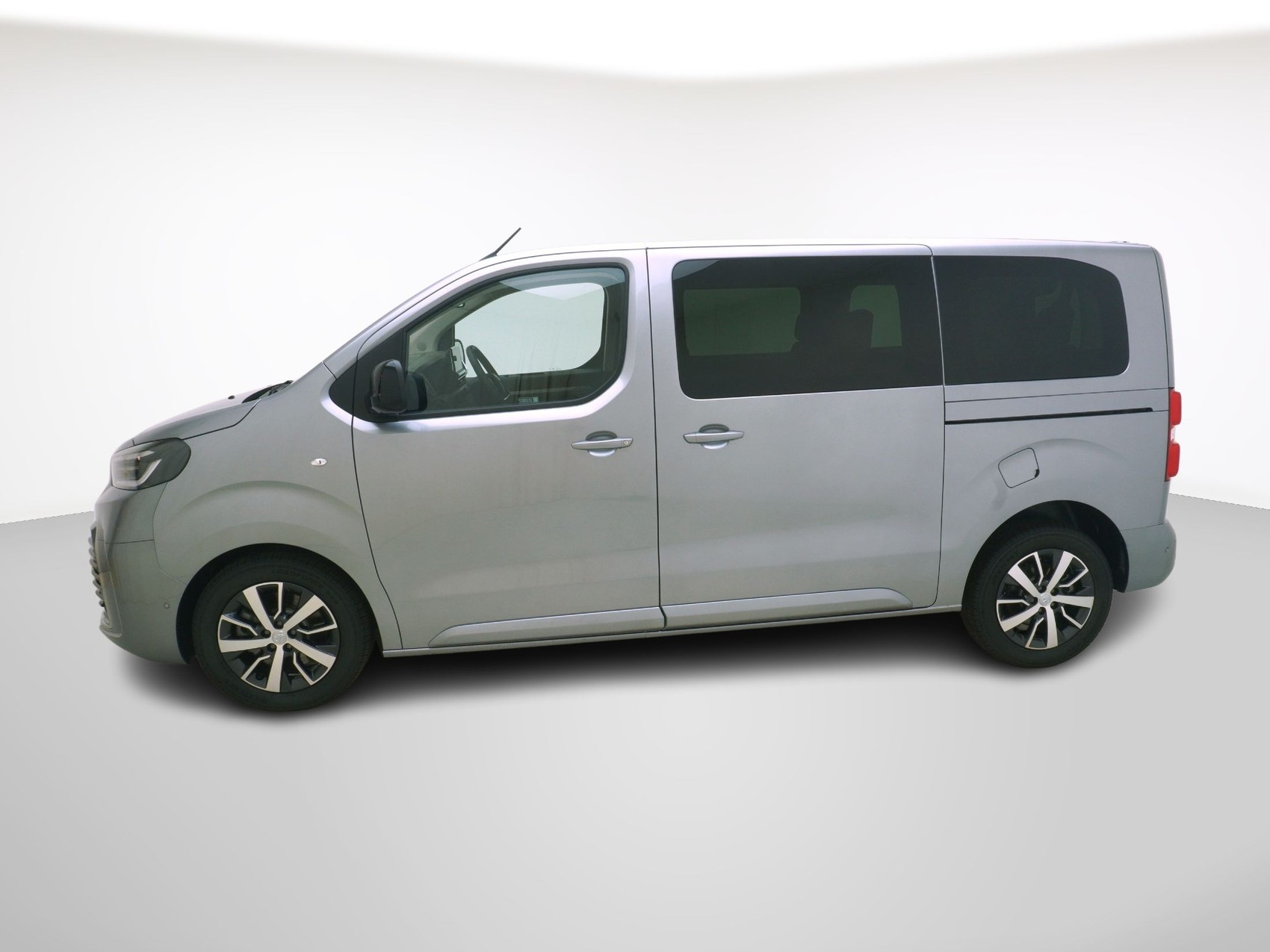 TOYOTA Proace Verso L1 2.2 D Trend-image-1