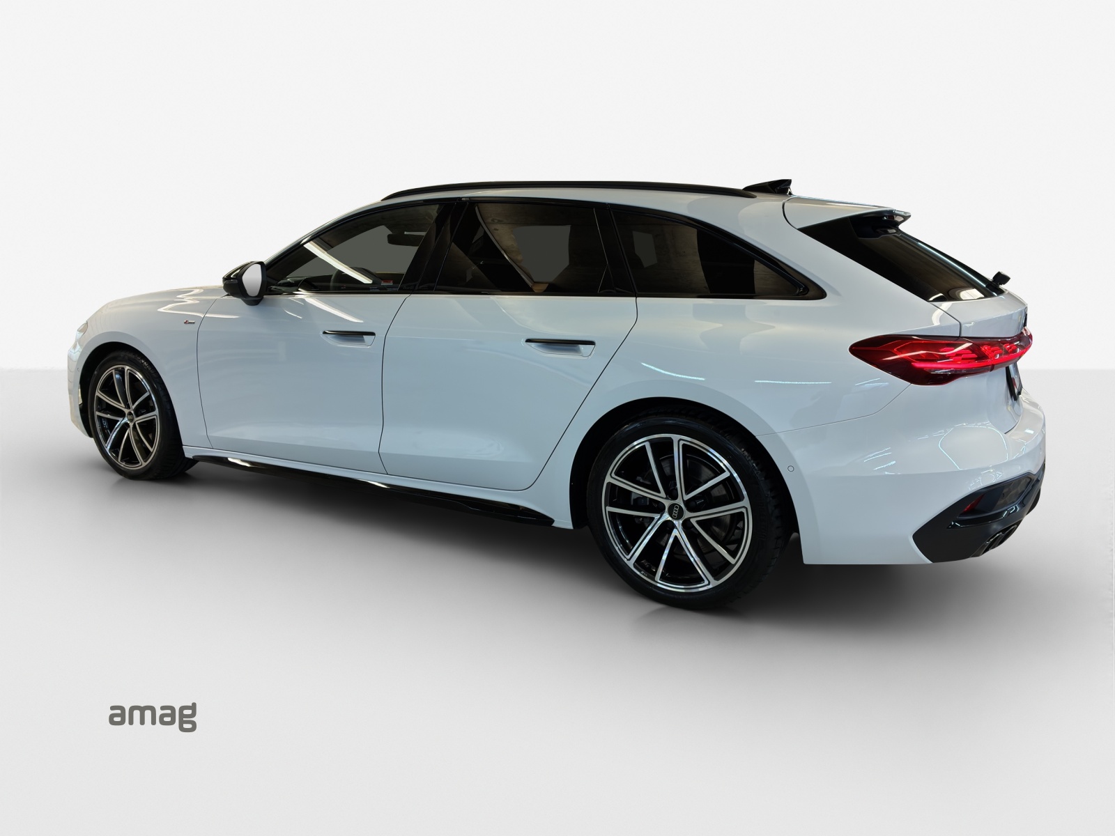 AUDI A5 Avant TDI quattro 150 kW S tronic-image-2