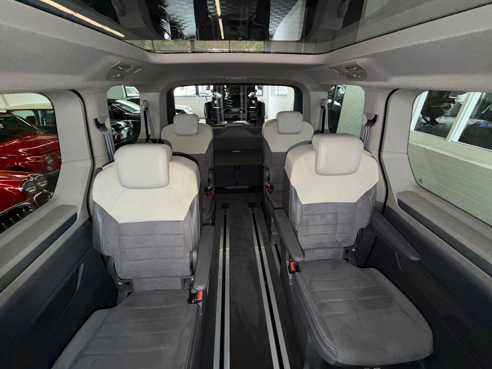 VW Multivan 2.0 TDI Life EDITON DSG-image-15