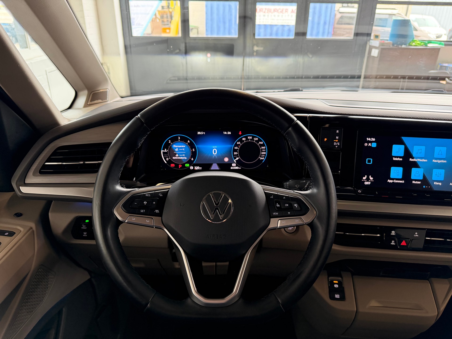 VW Multivan 2.0 TDI Life EDITON DSG-image-16