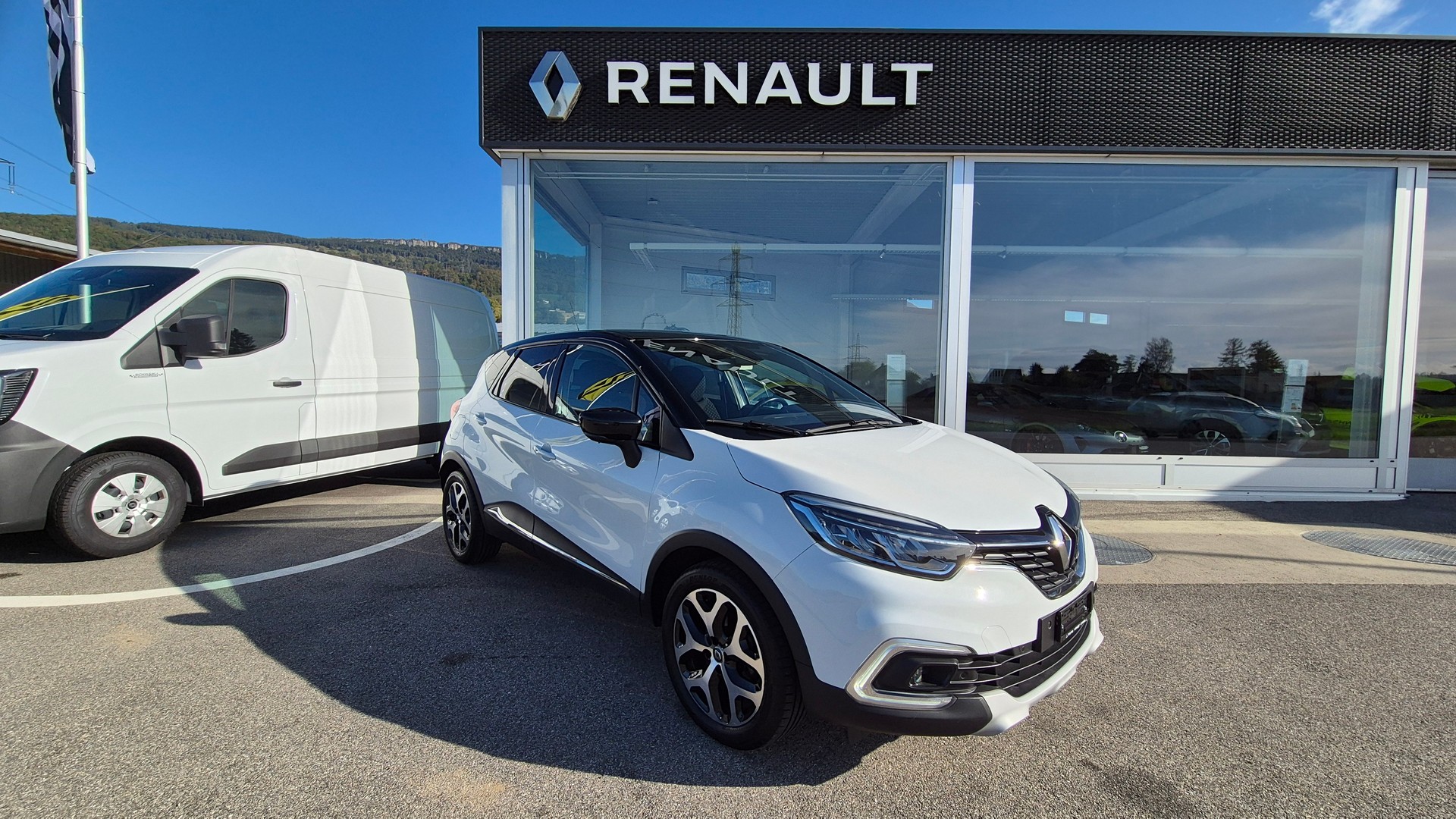 RENAULT Captur 1.2 T 16V Intens EDC-image-0