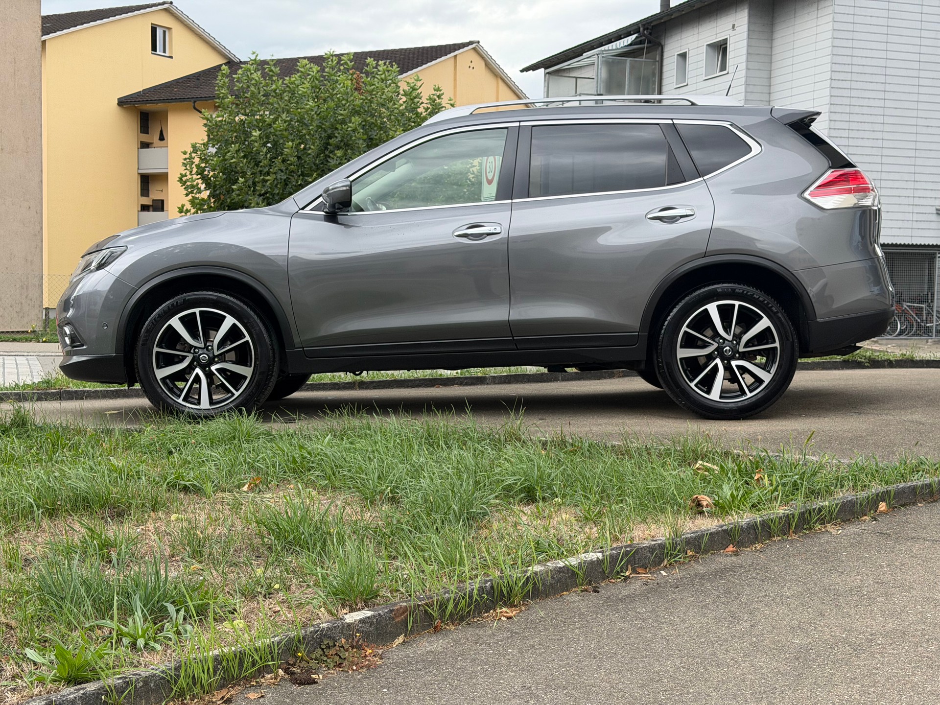 NISSAN X-Trail 1.6 dCi tekna Xtronic CVT Vollausstattung AHK 1500Kg 360*Kamera-image-4
